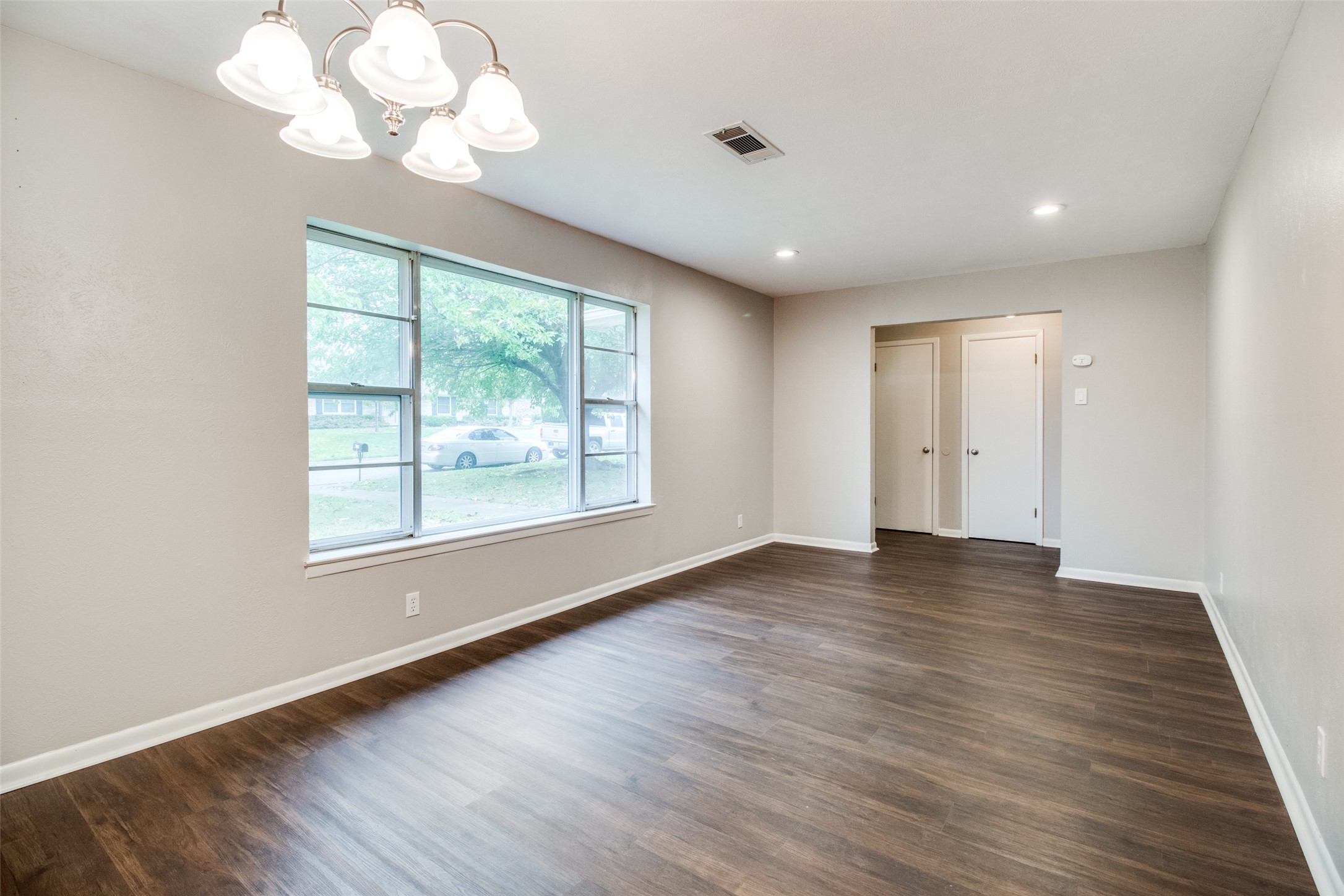 906 Starlight Drive