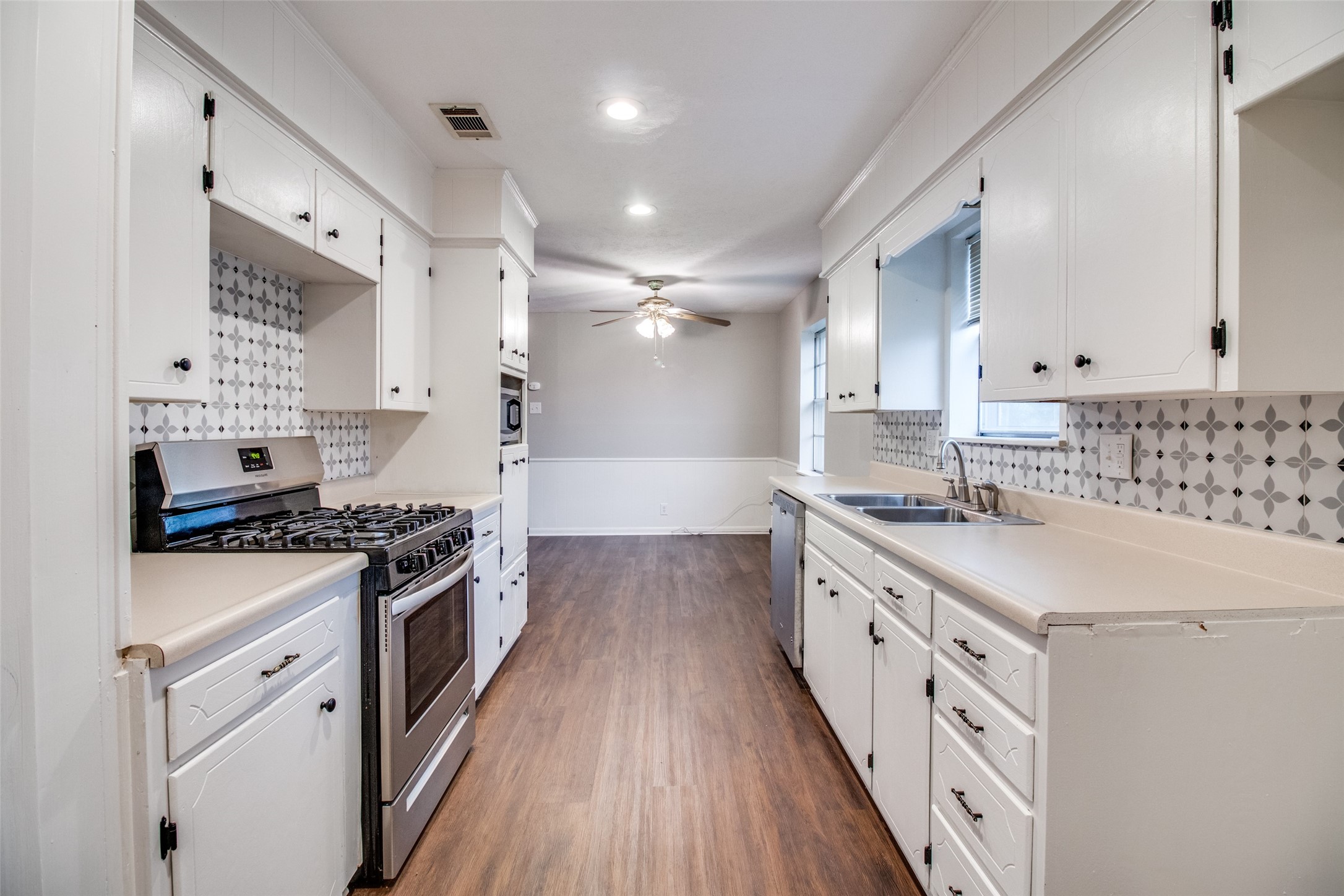 906 Starlight Drive