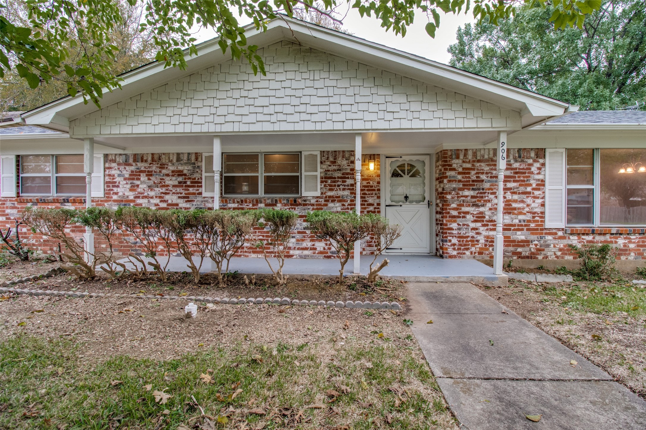 906 Starlight Drive