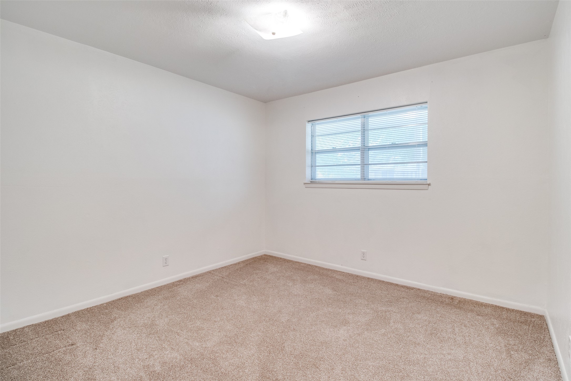 906 Starlight Drive