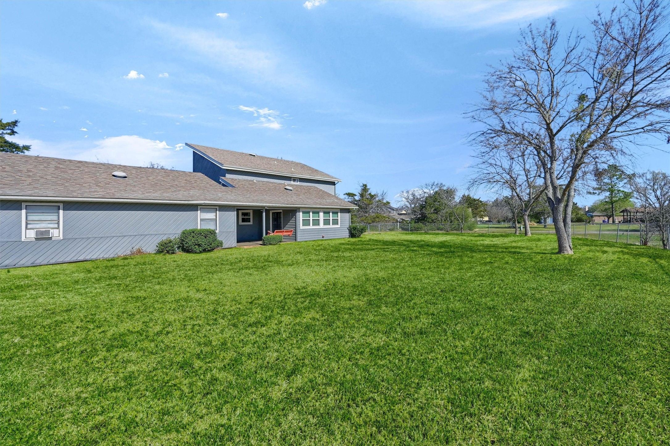 525 Kiowa Drive E