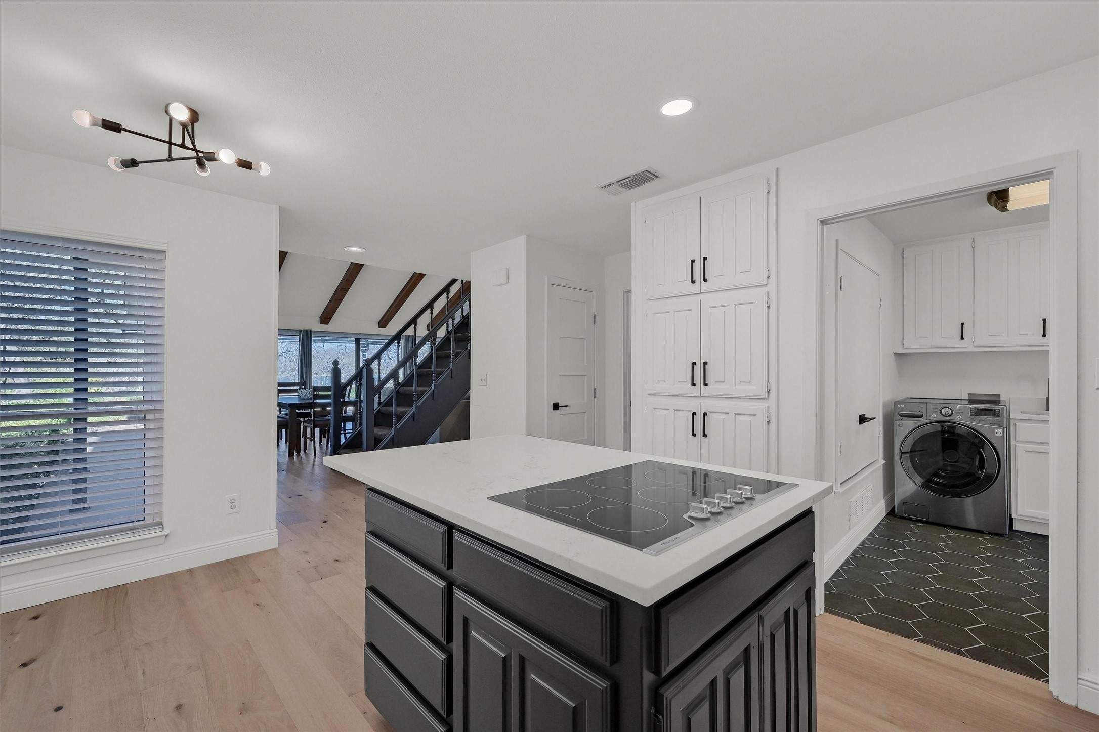 525 Kiowa Drive E