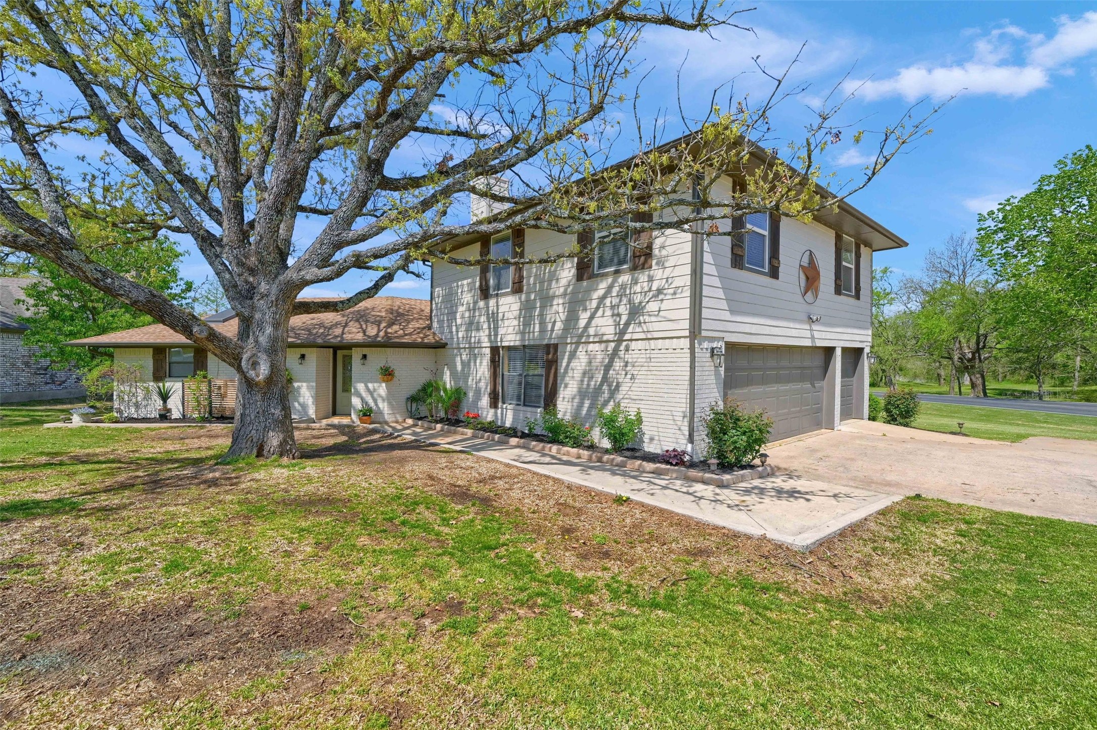 1346 Kiowa Drive E