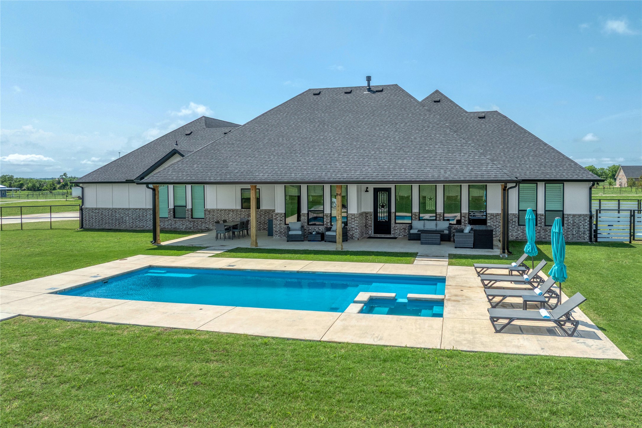 450 County Road 2411