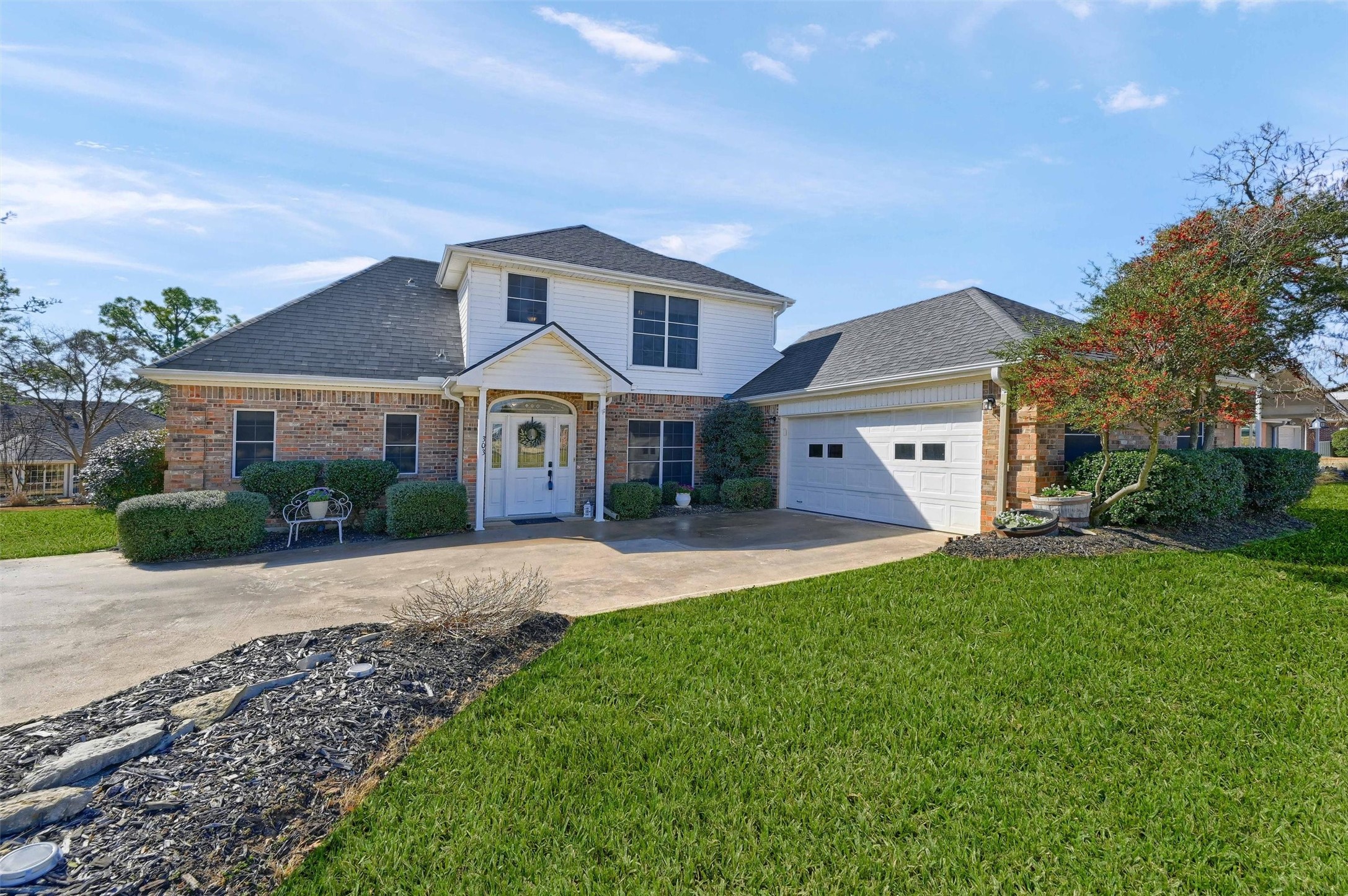 303 Kiowa Drive W