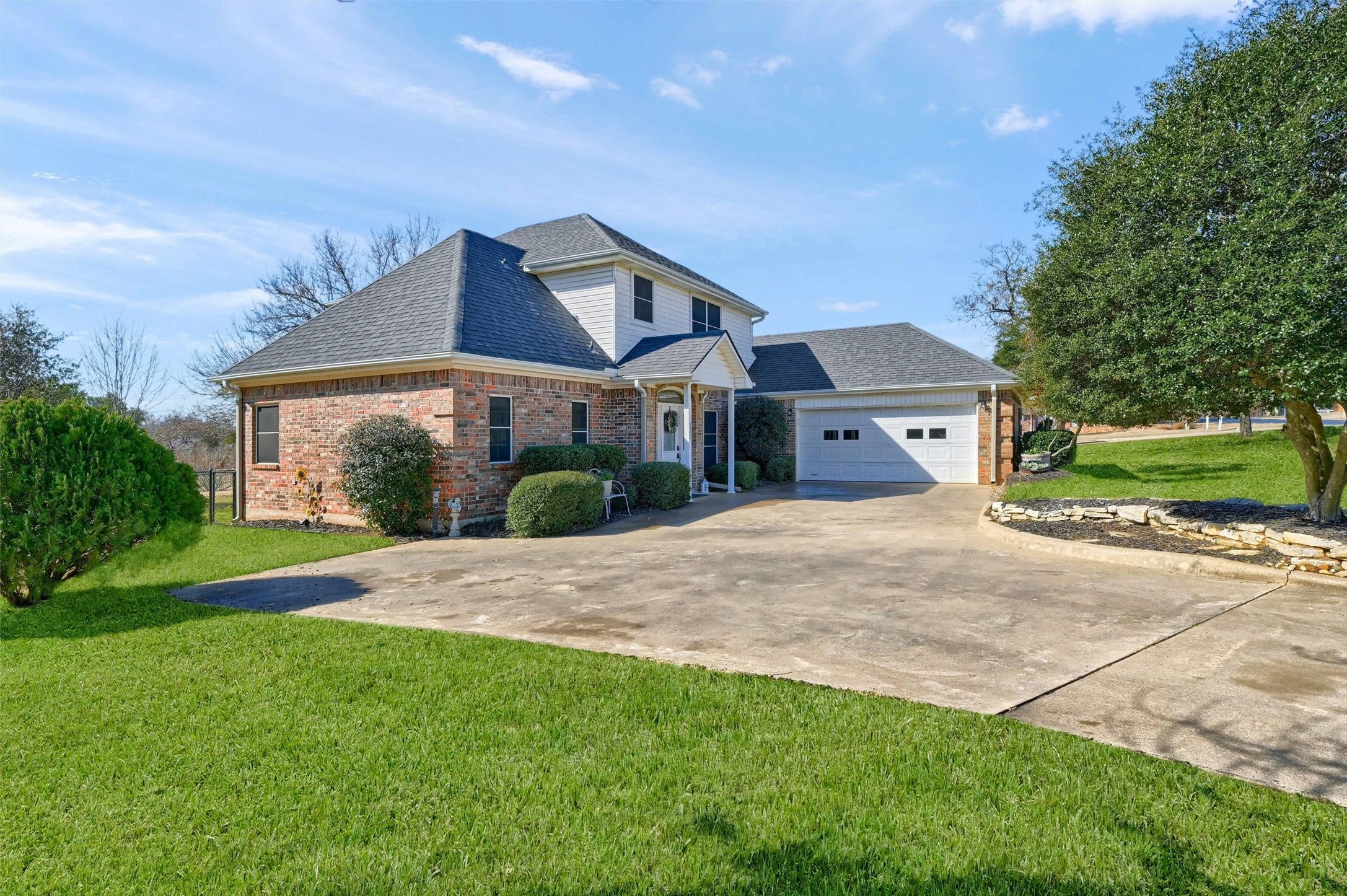 303 Kiowa Drive W
