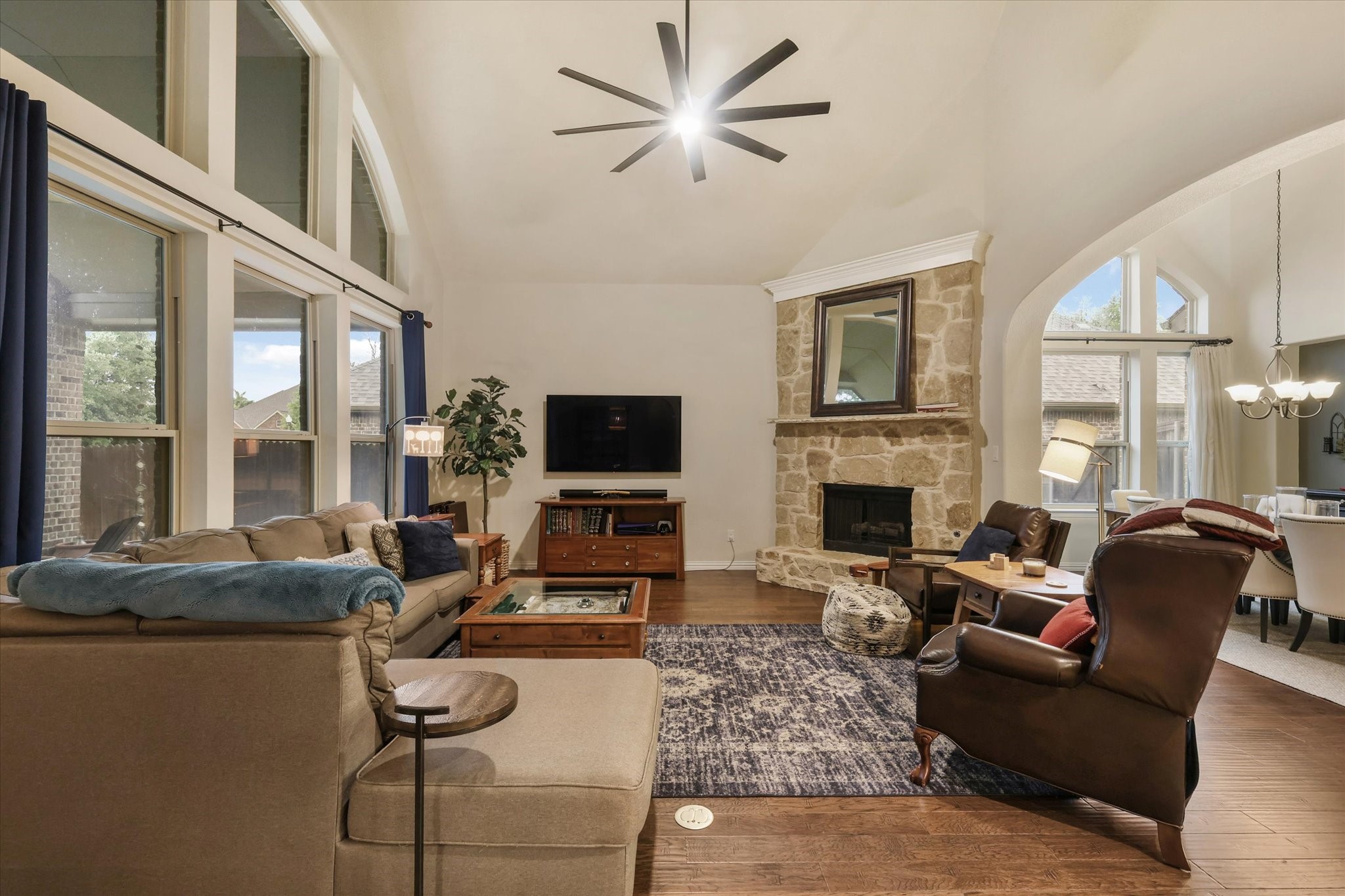 4213 Autumn Path Road