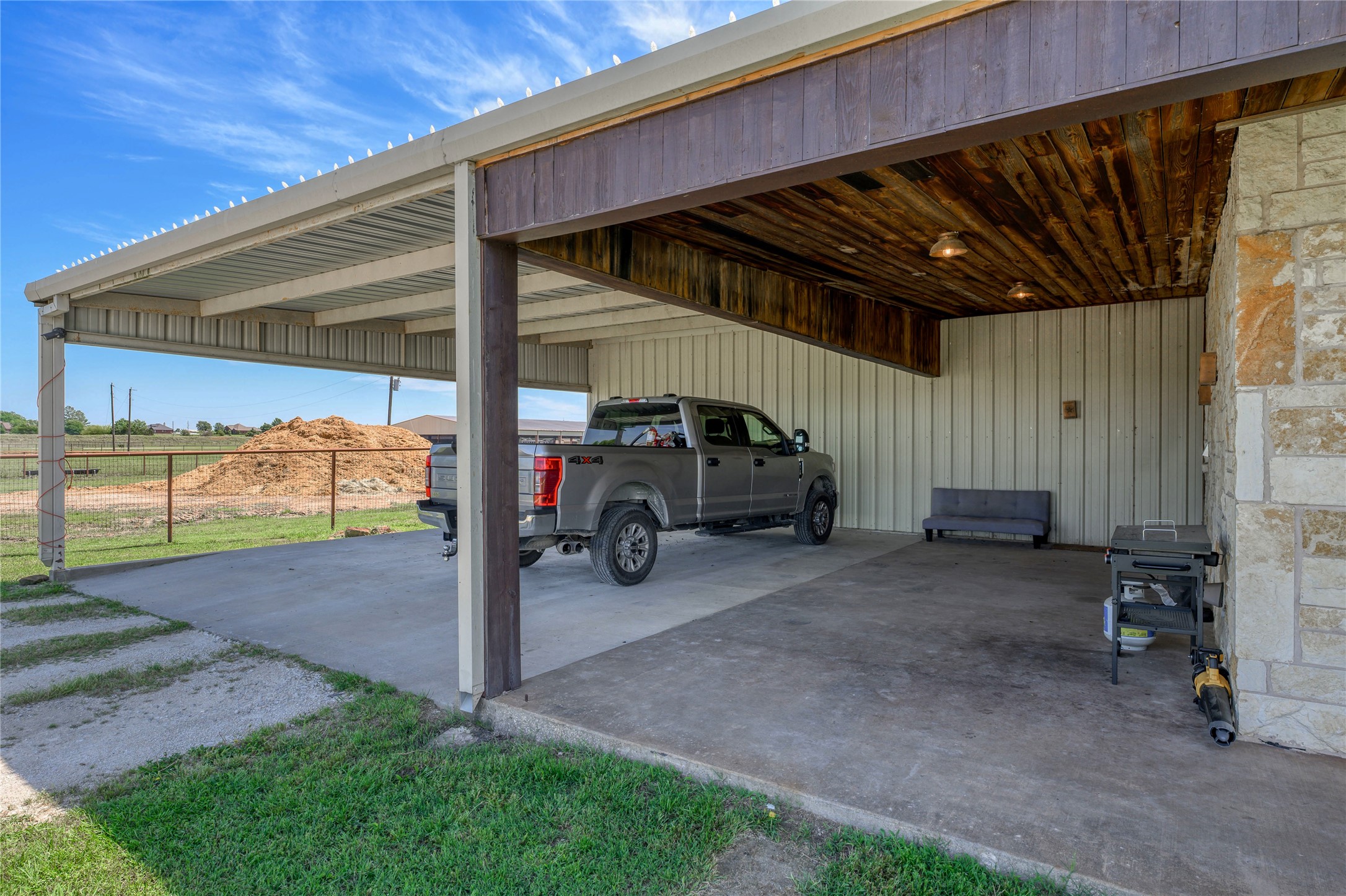 15084 US Highway 377