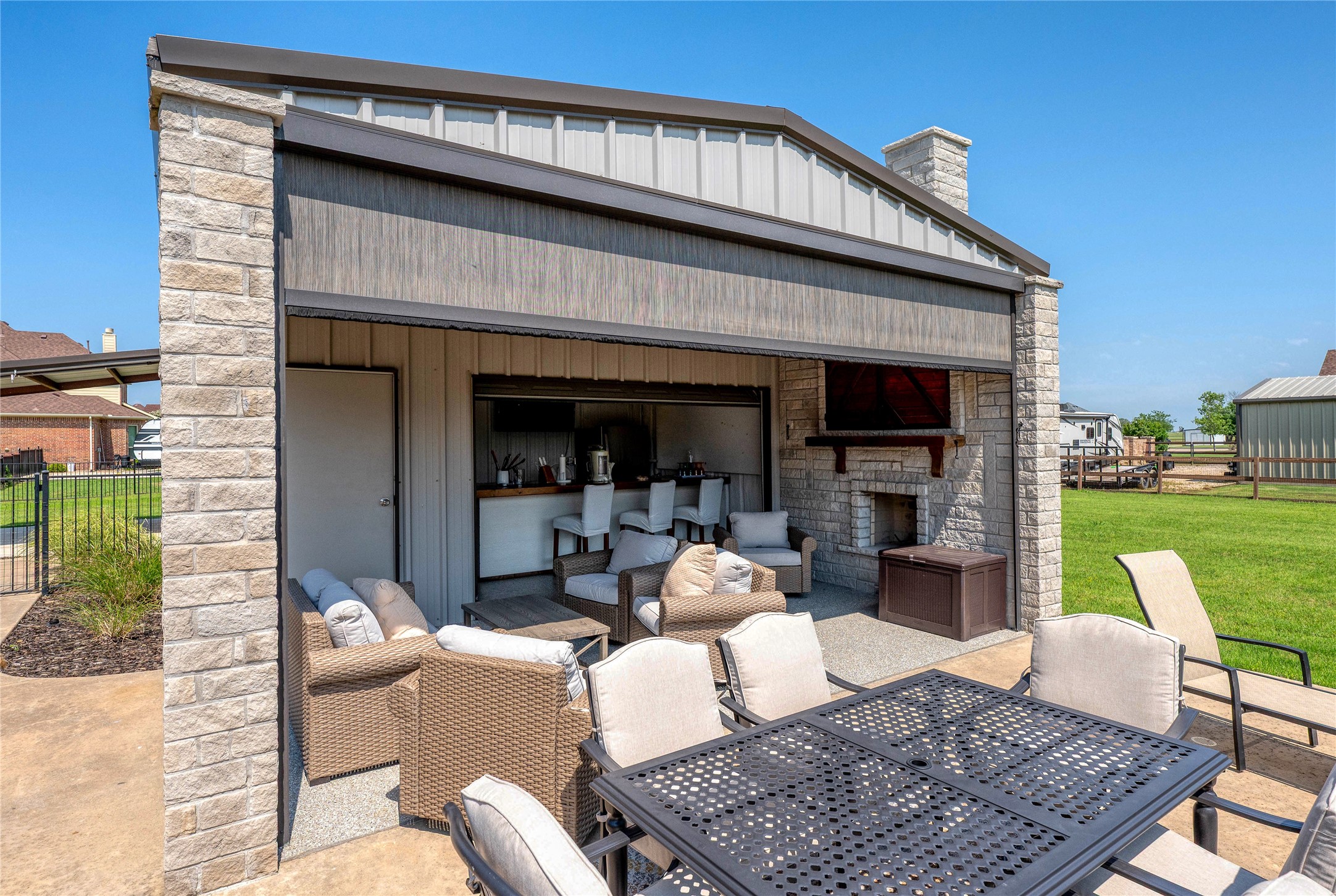 2113 Twin Creeks Circle