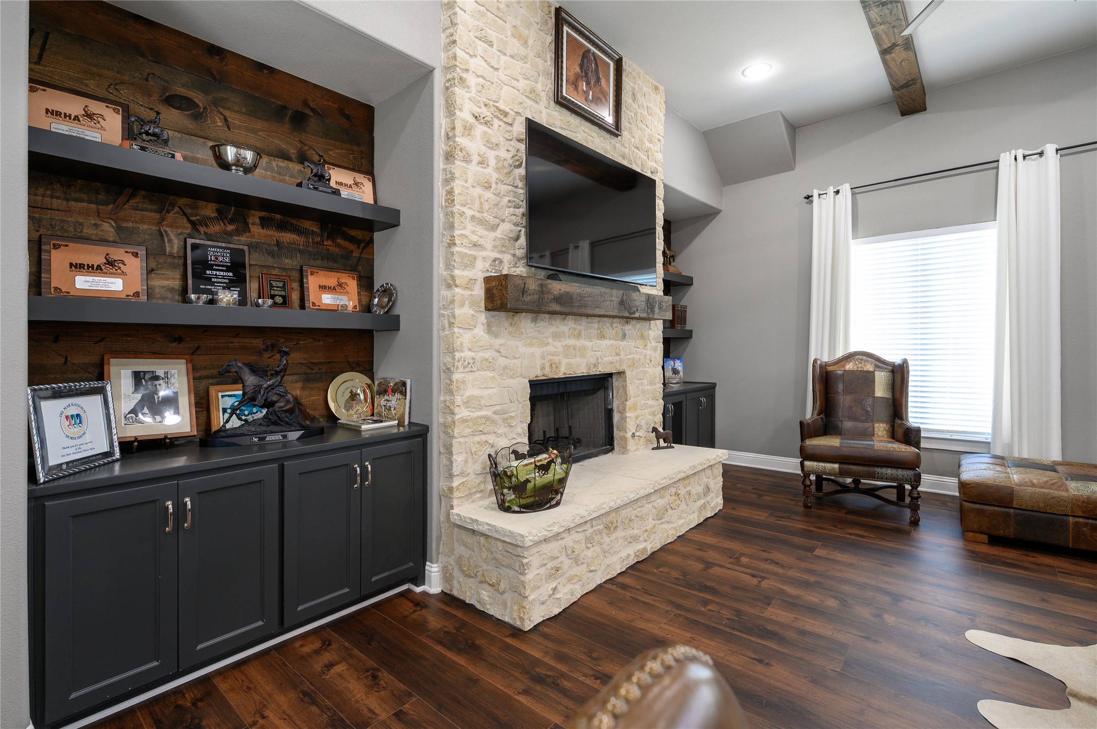 2113 Twin Creeks Circle