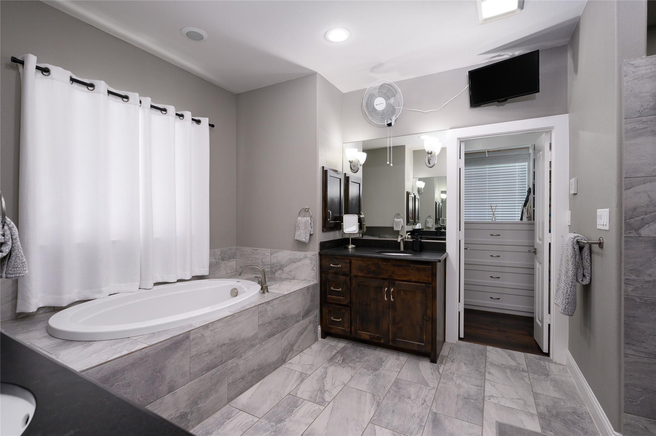 2113 Twin Creeks Circle