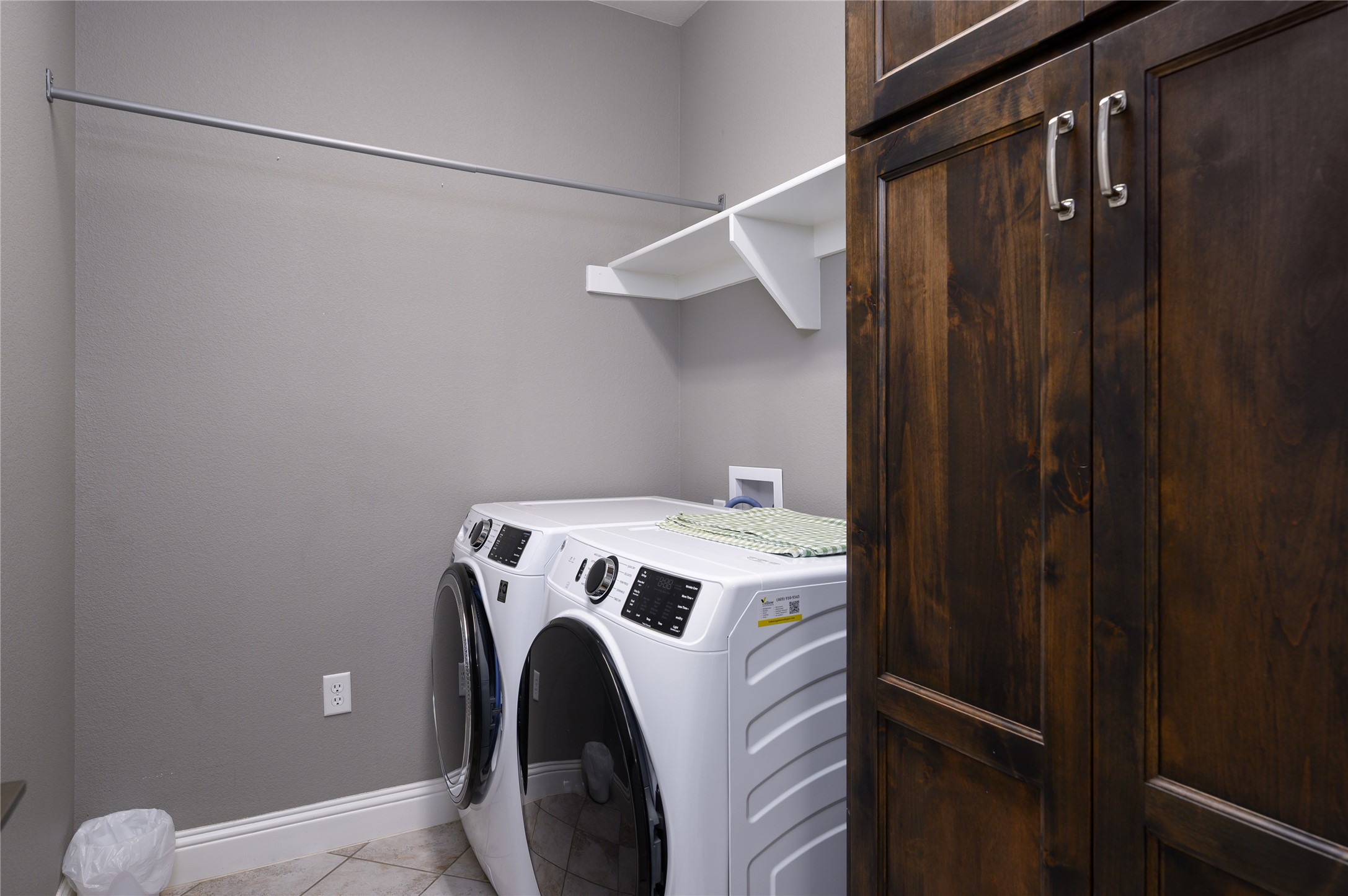 2113 Twin Creeks Circle