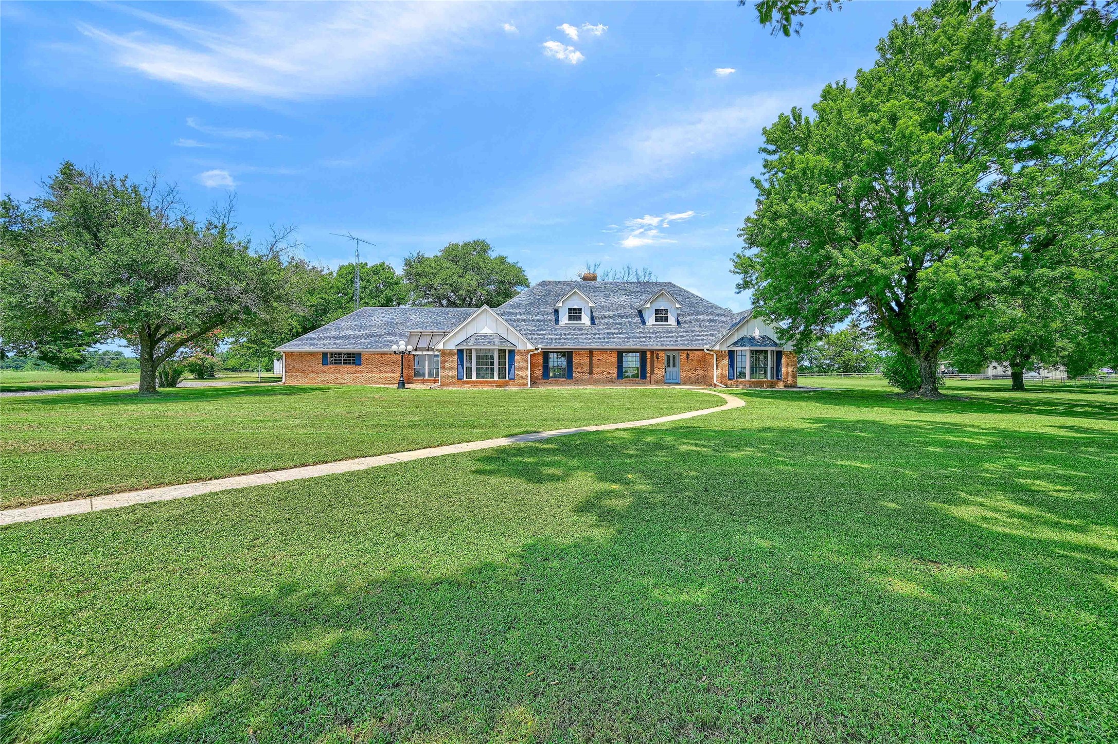 1101 Brooks Lane