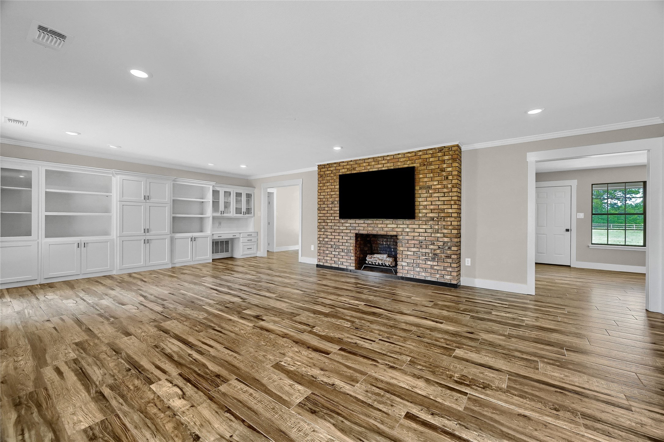 1101 Brooks Lane