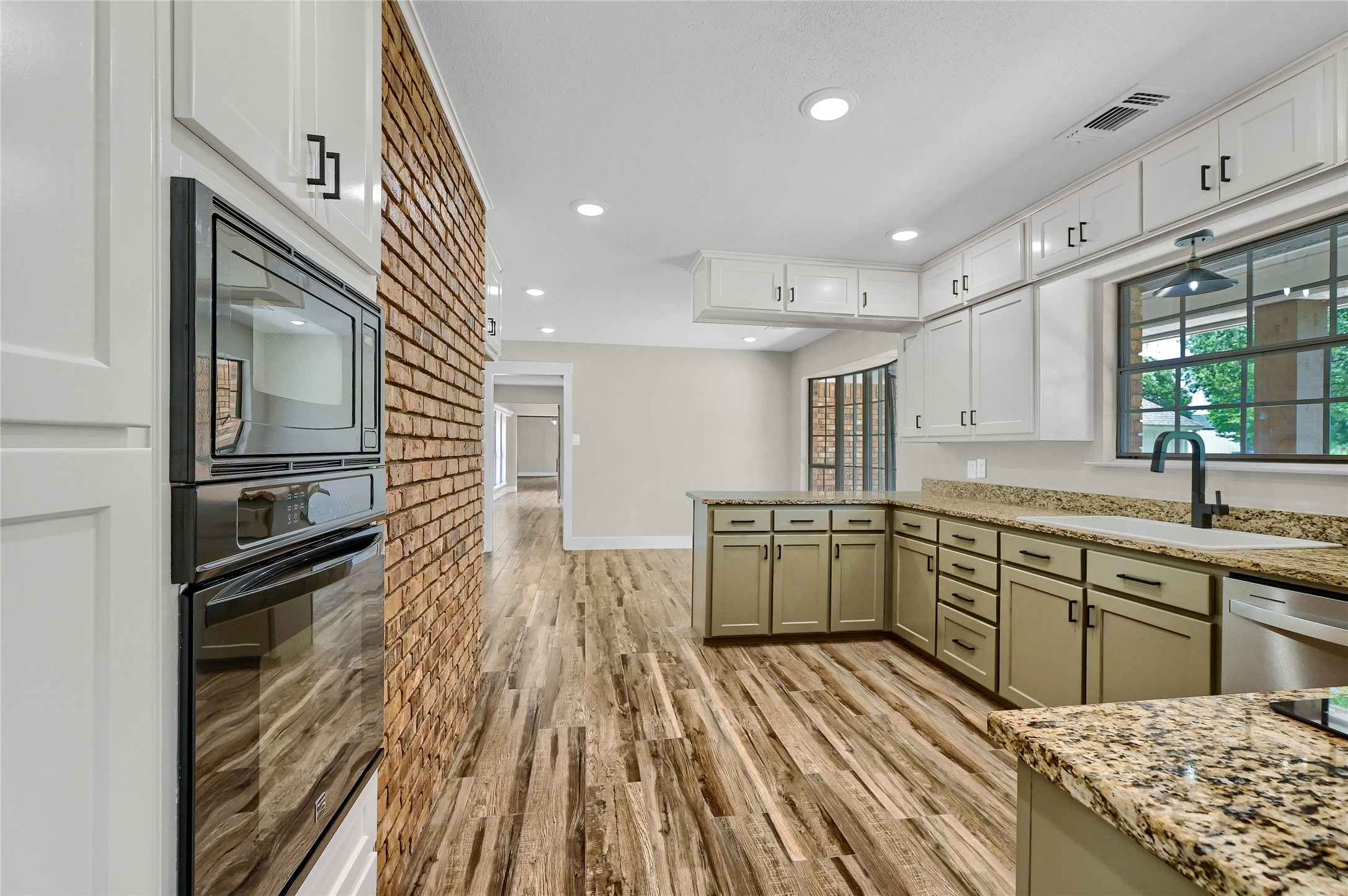1101 A Brooks Lane