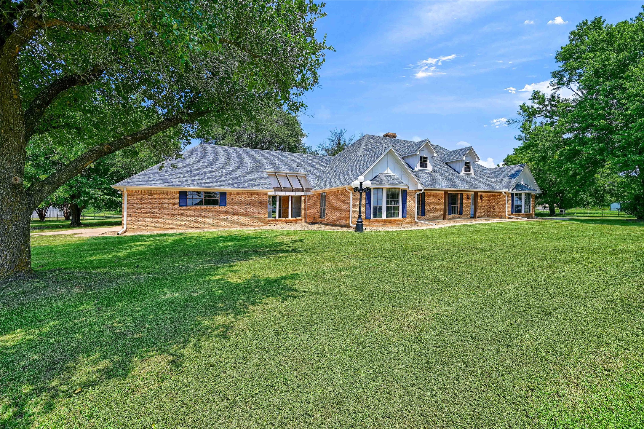 1101 A Brooks Lane