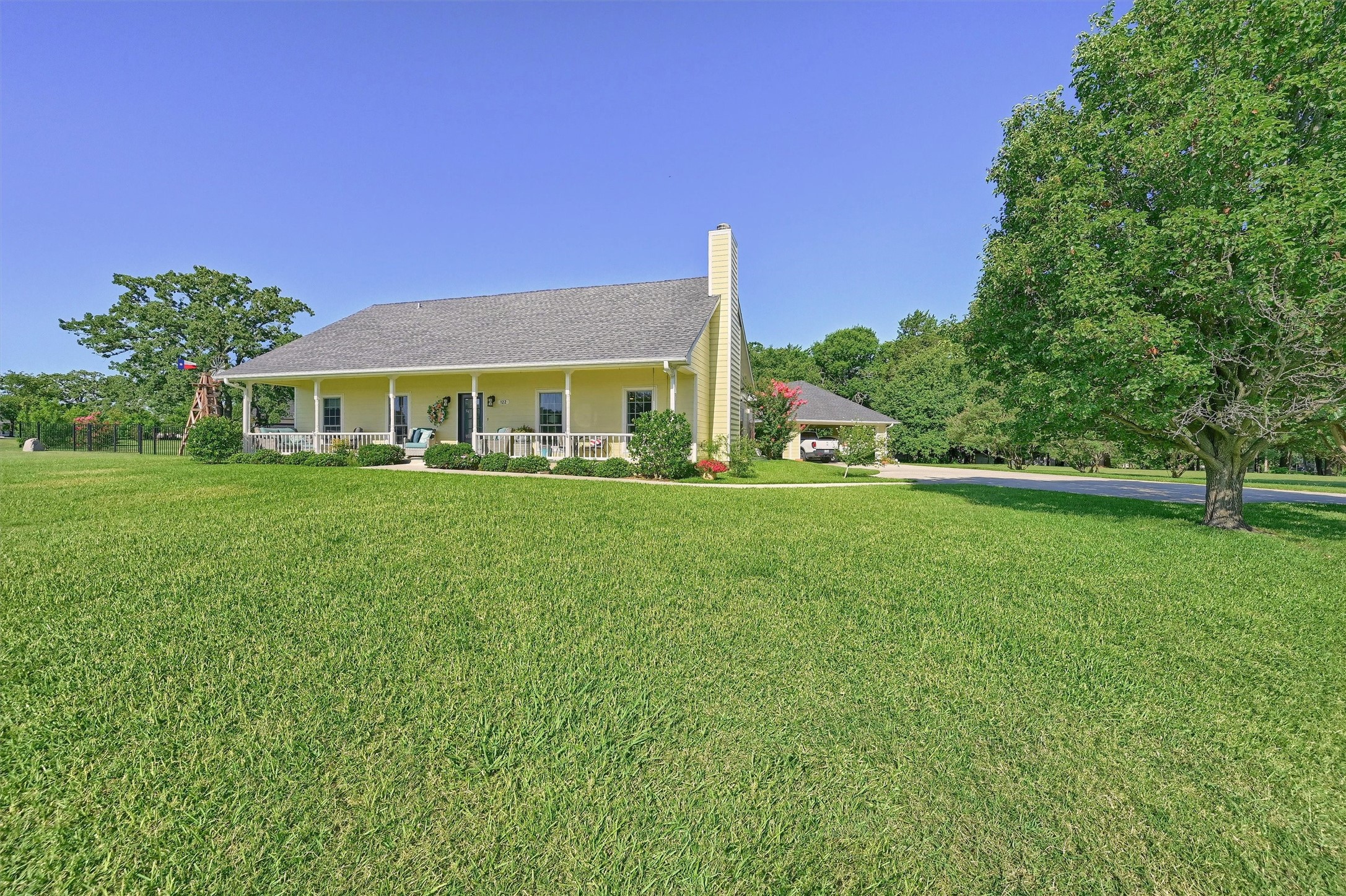 122 Comanche Drive