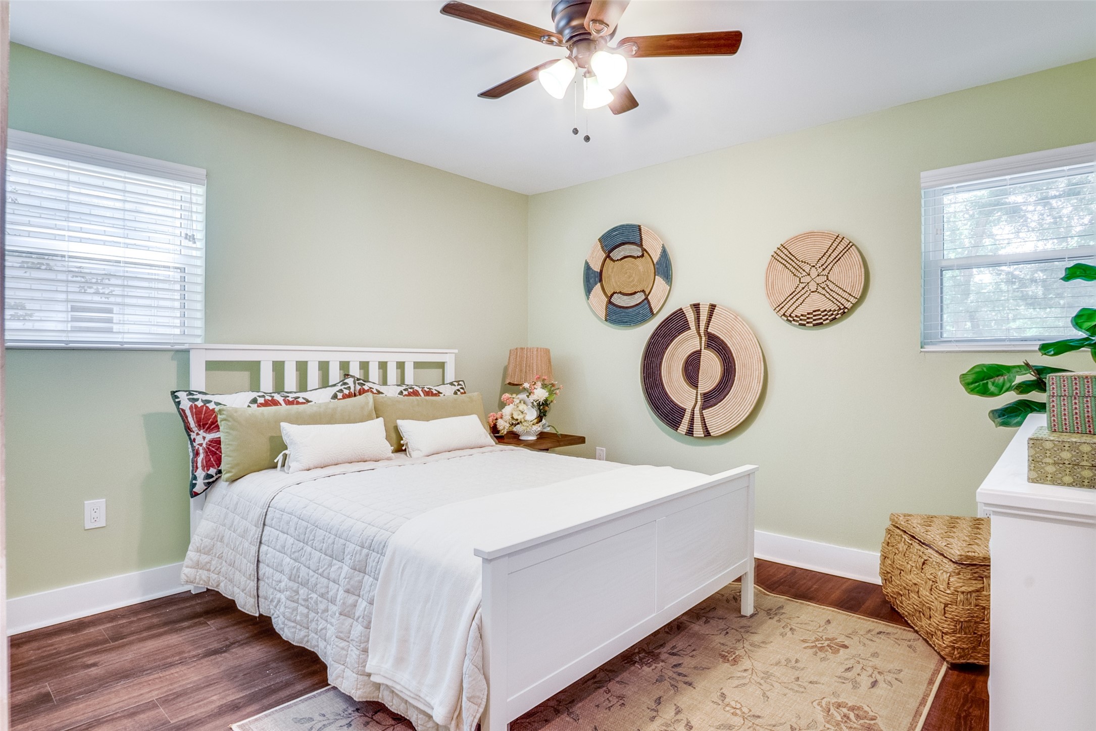 4419 Woodridge Drive