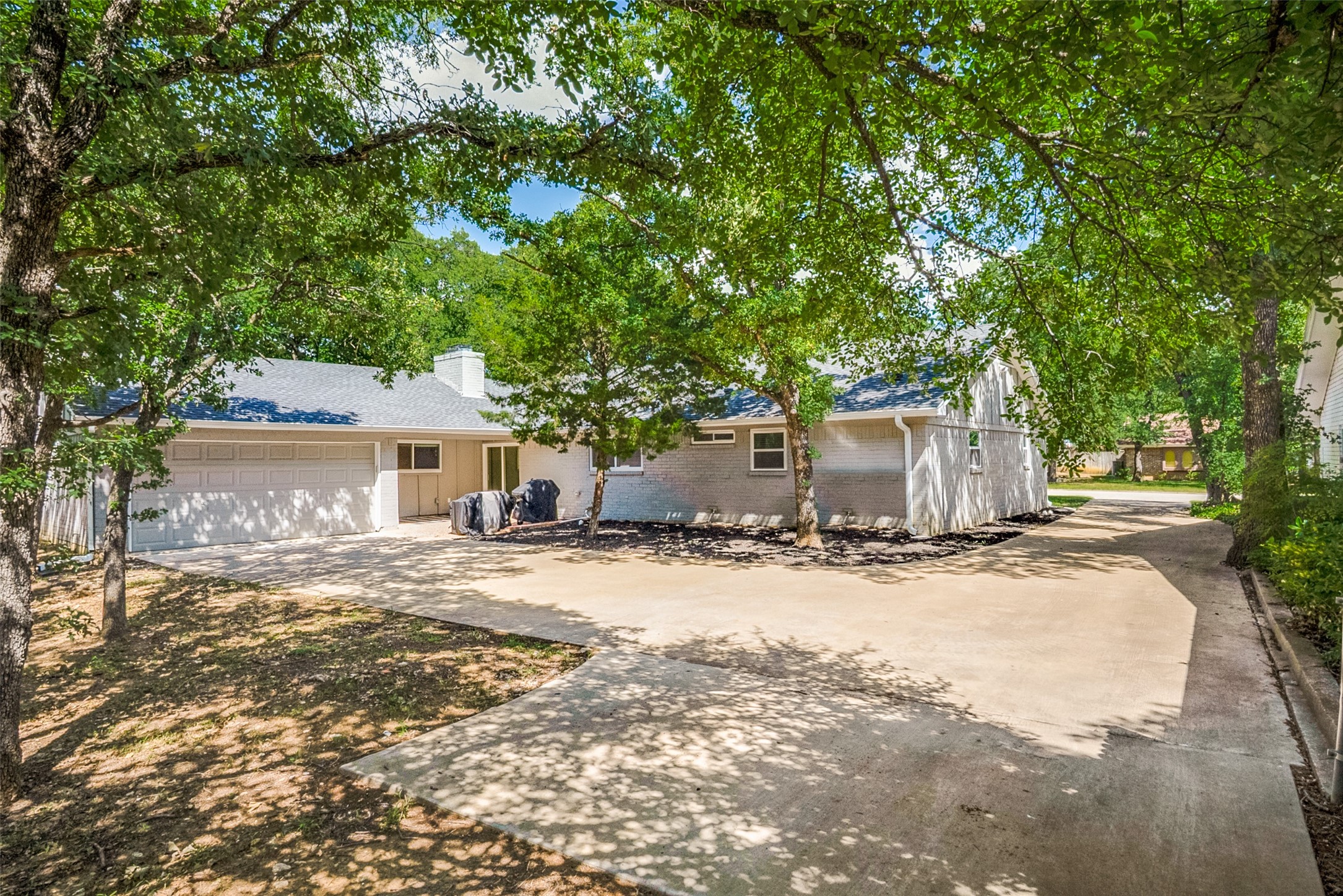 4419 Woodridge Drive