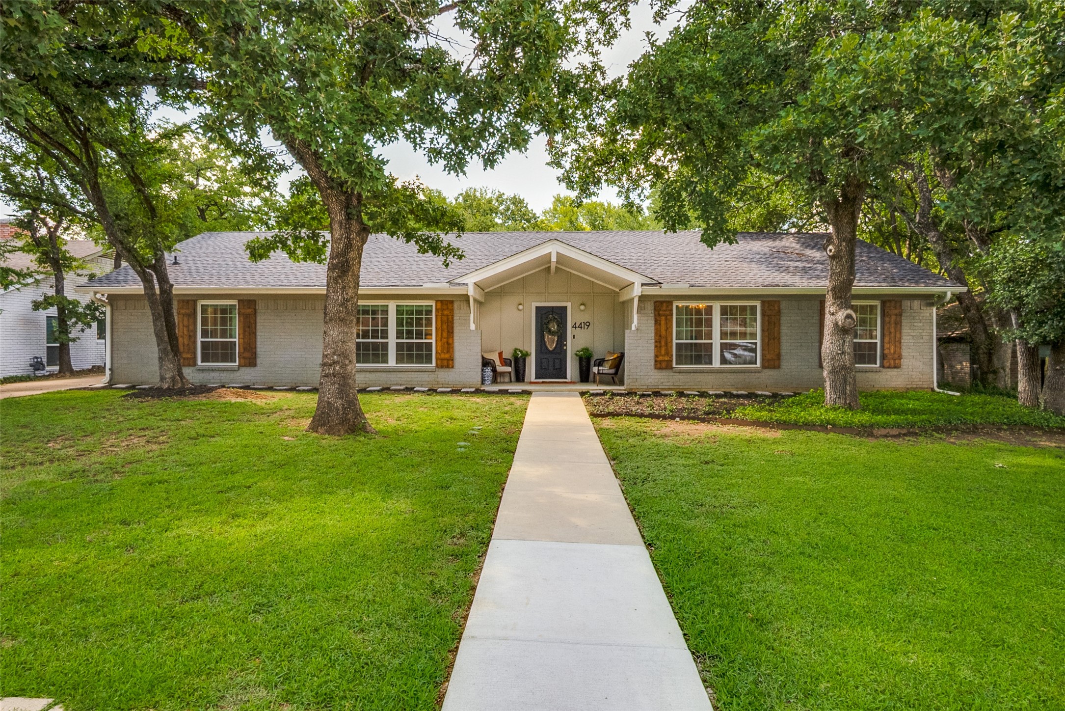 4419 Woodridge Drive