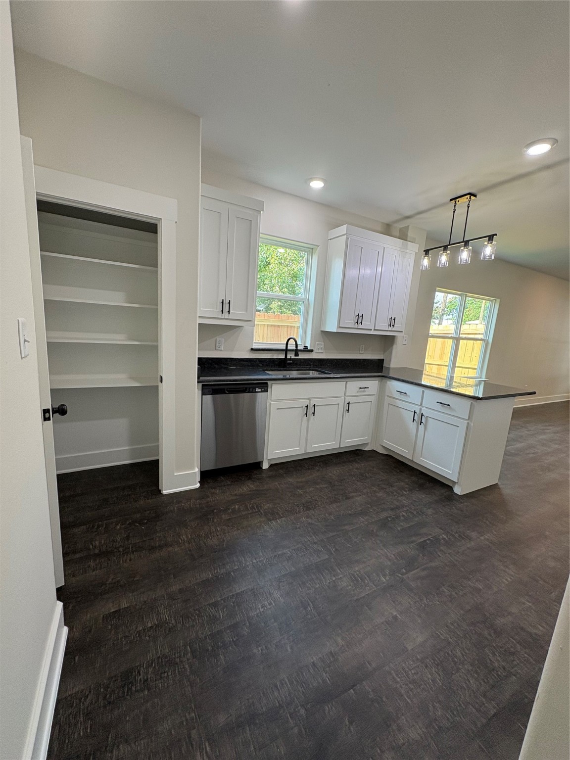 410 N Houston Avenue