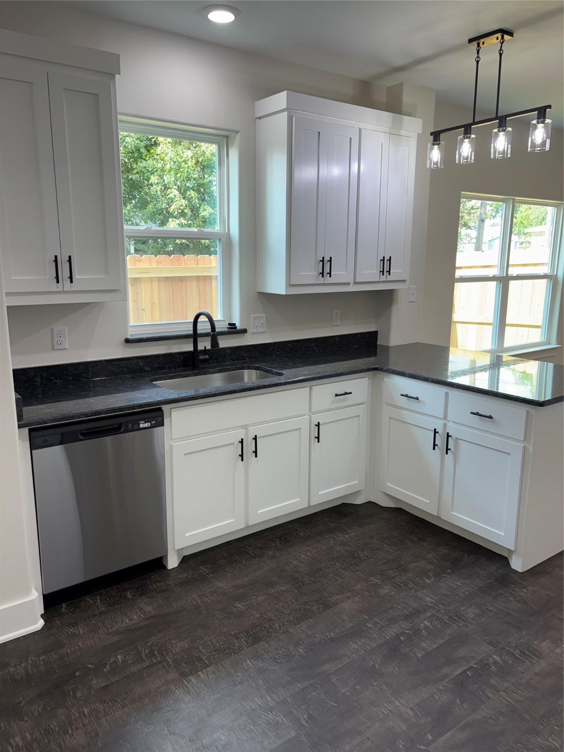 410 N Houston Avenue