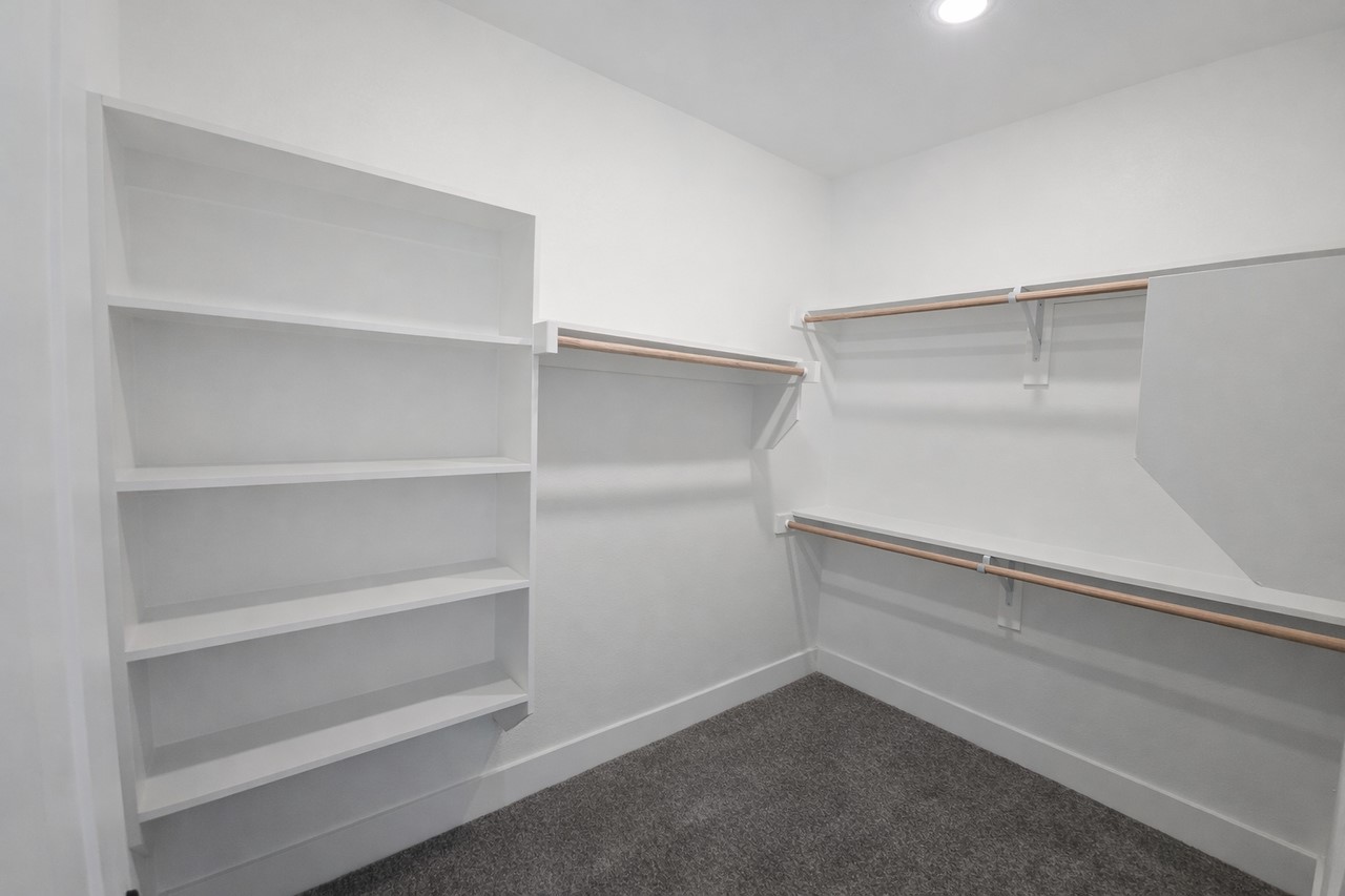 410 N Houston Avenue