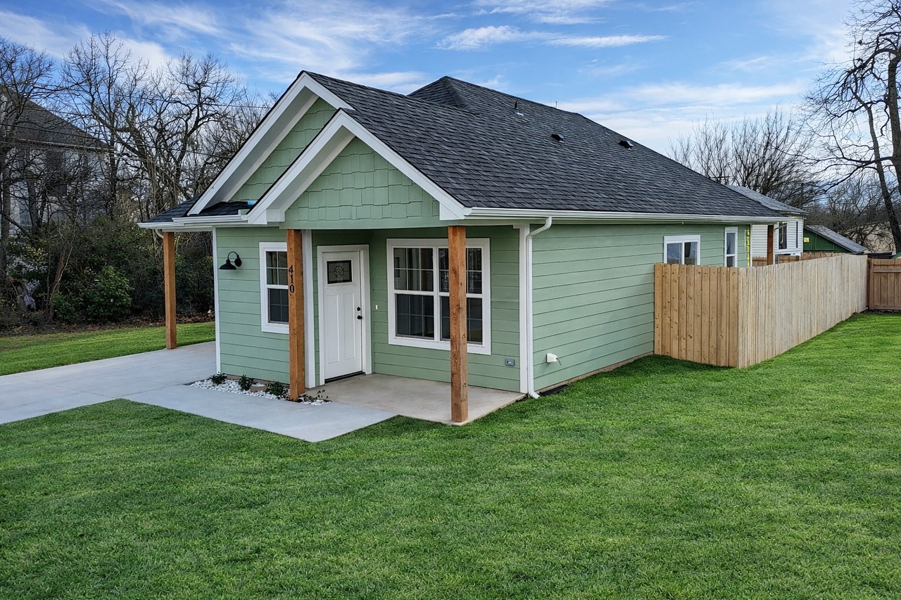 410 N Houston Avenue