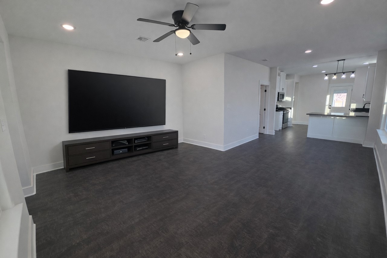 410 N Houston Avenue