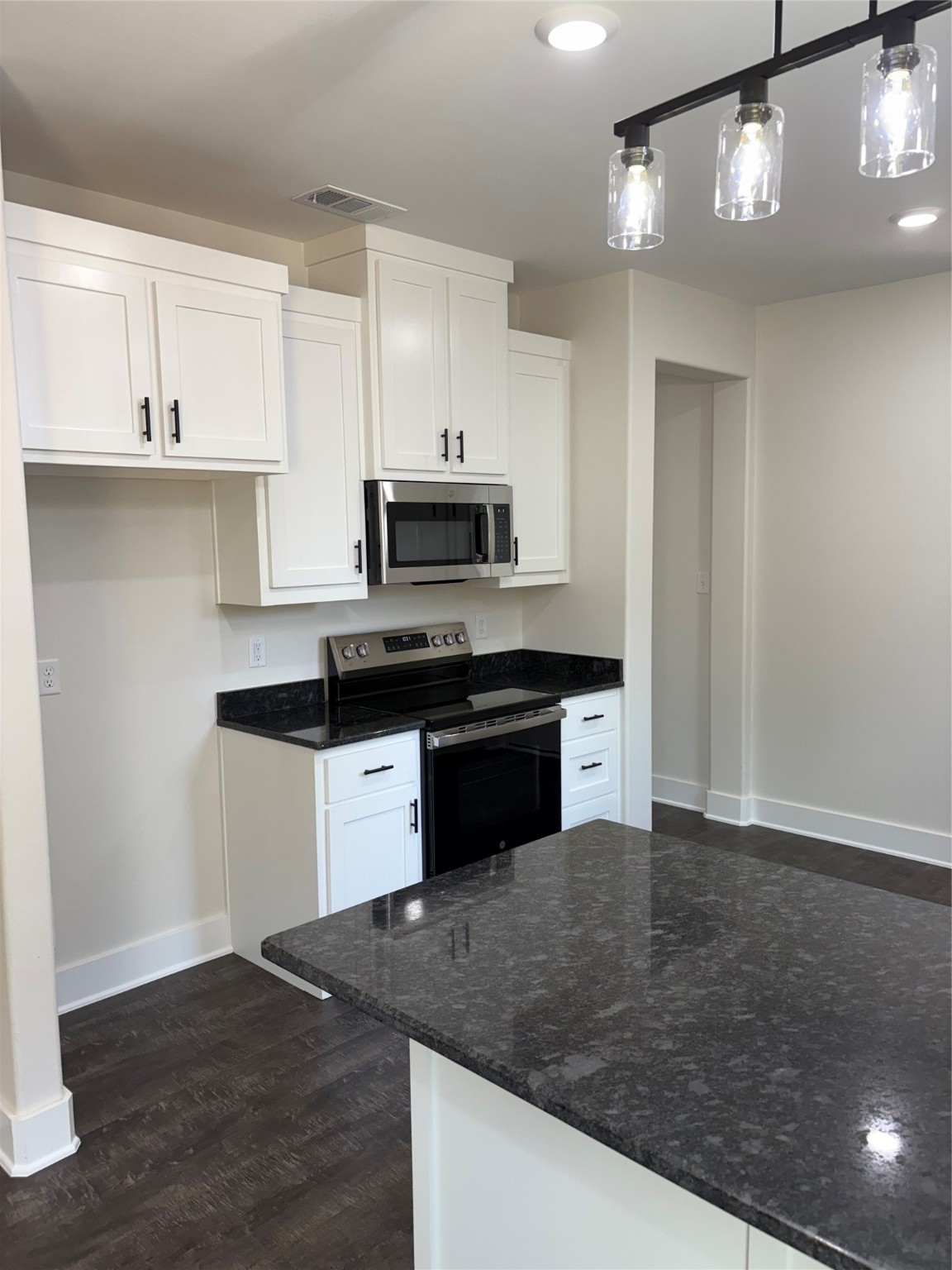 410 N Houston Avenue