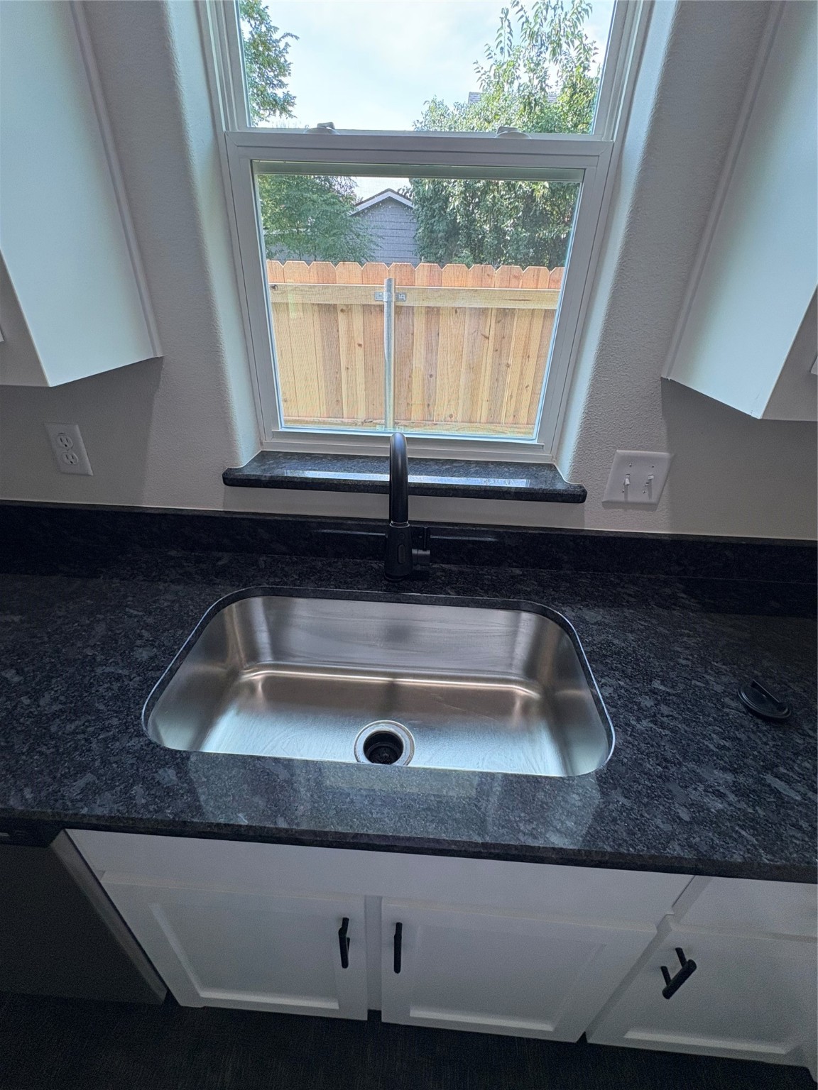 410 N Houston Avenue