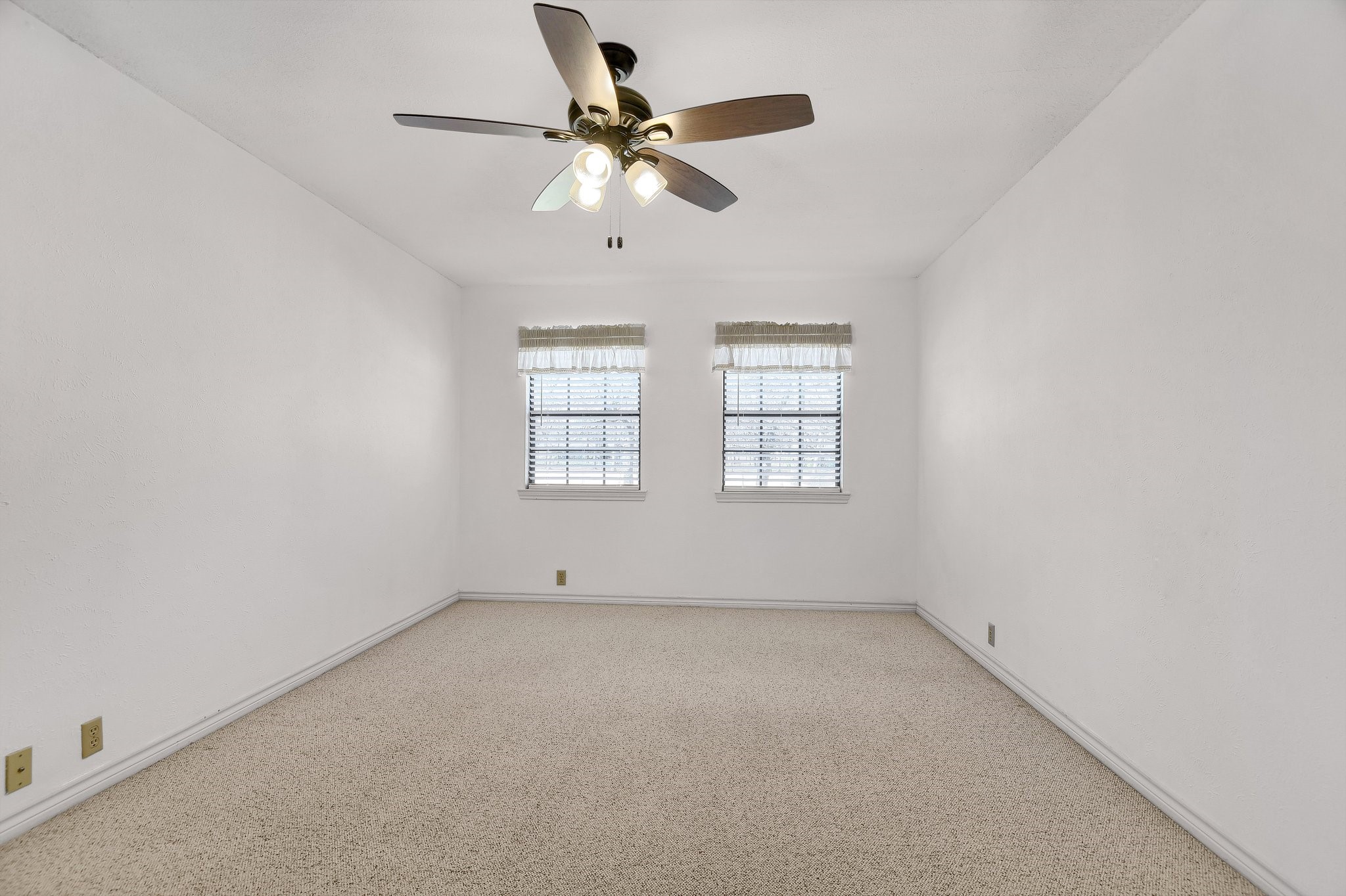 924 Kiowa Drive W