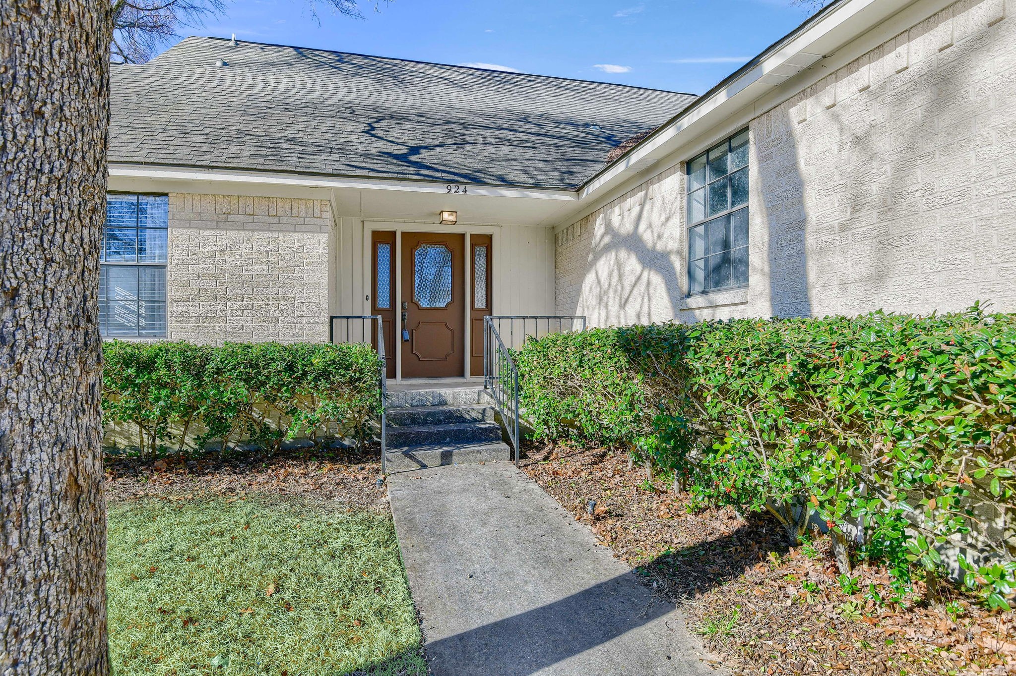 924 Kiowa Drive W