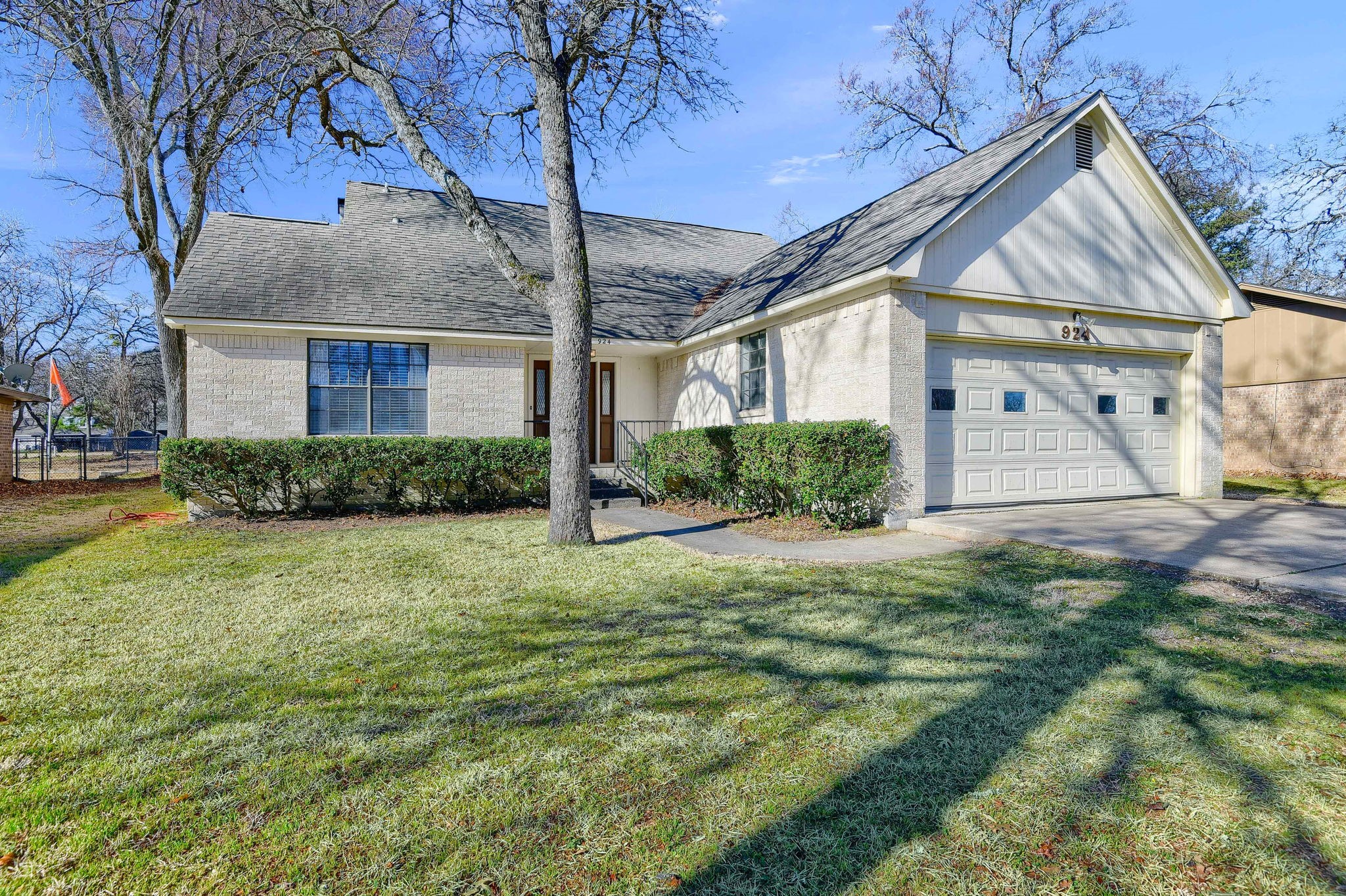 924 Kiowa Drive W