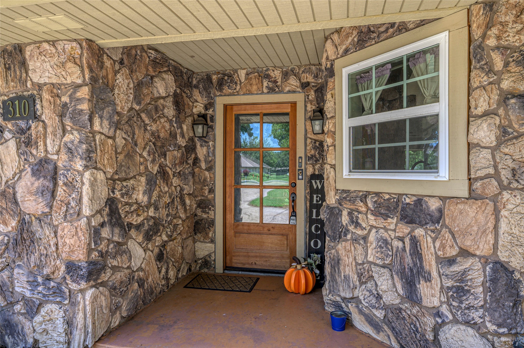 310 Navajo Trail