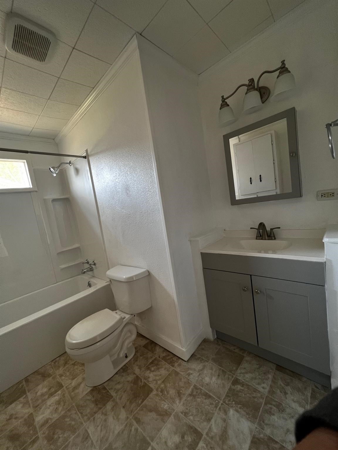 204 W Pecan Street