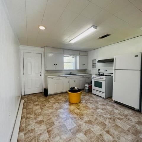 204 W Pecan Street