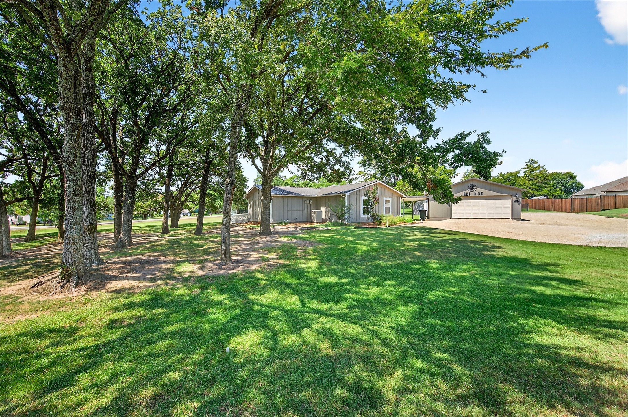 501 Kiowa Drive E