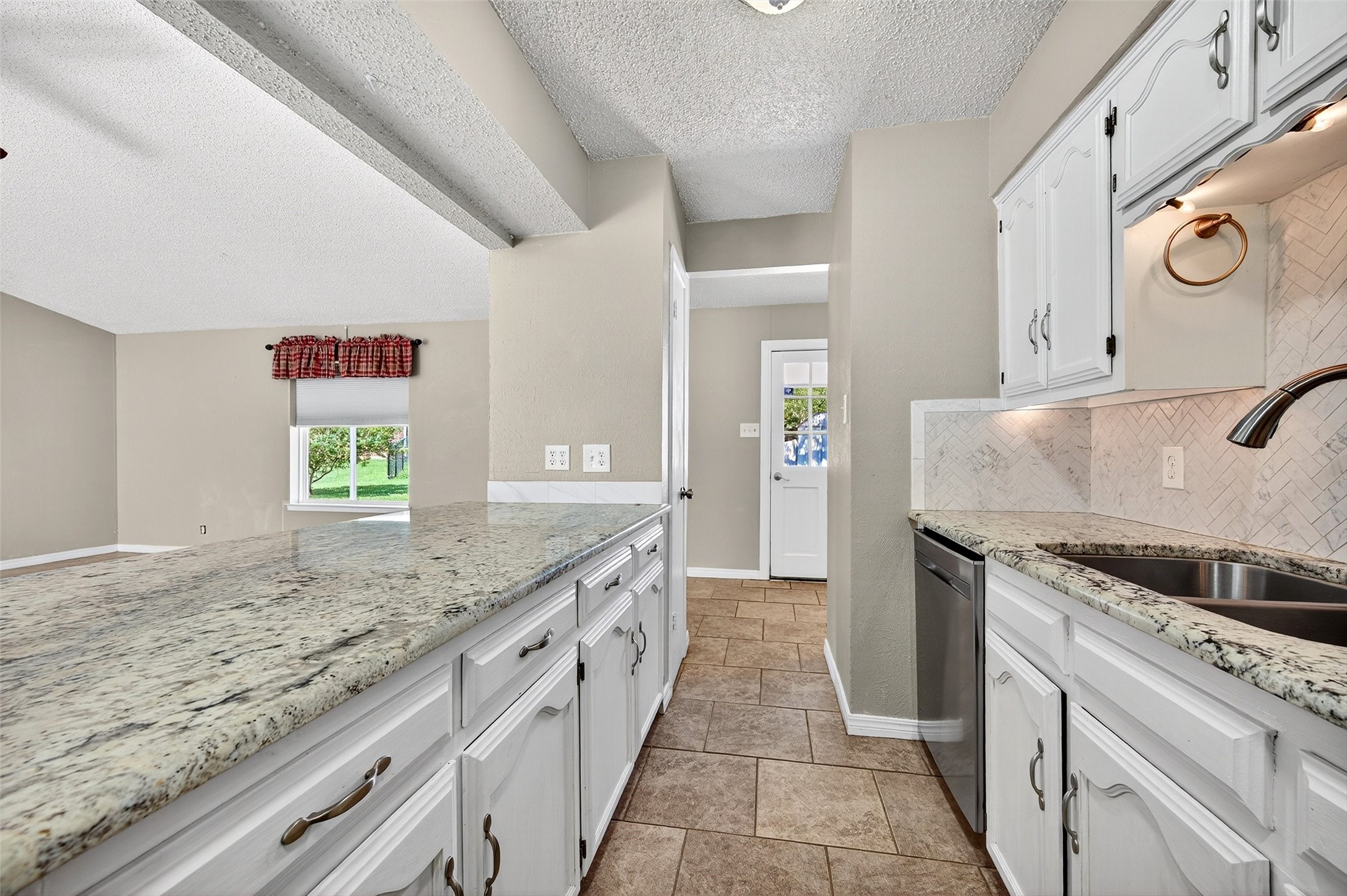 501 Kiowa Drive E