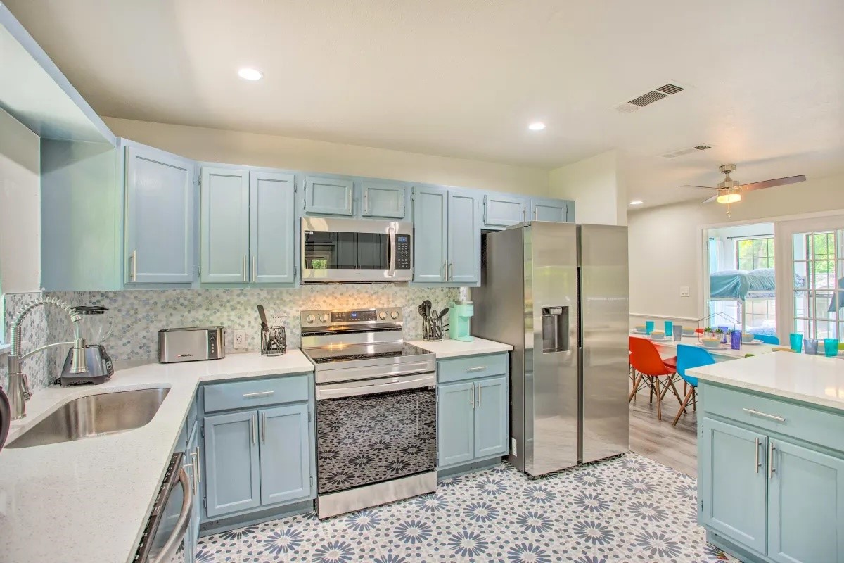 9899 Archer Lane