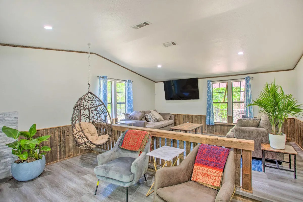 9899 Archer Lane