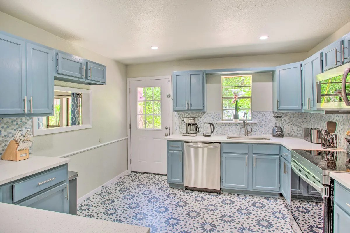 9899 Archer Lane