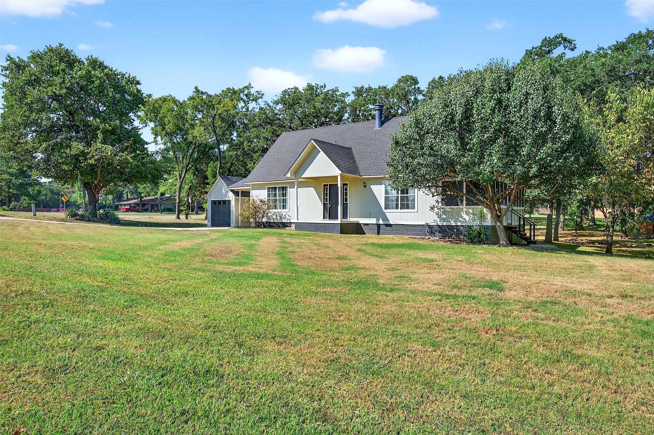 101 Kiowa Drive S
