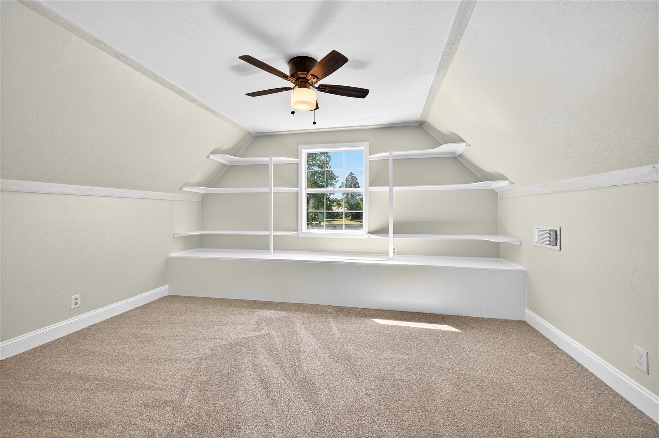 101 Kiowa Drive S