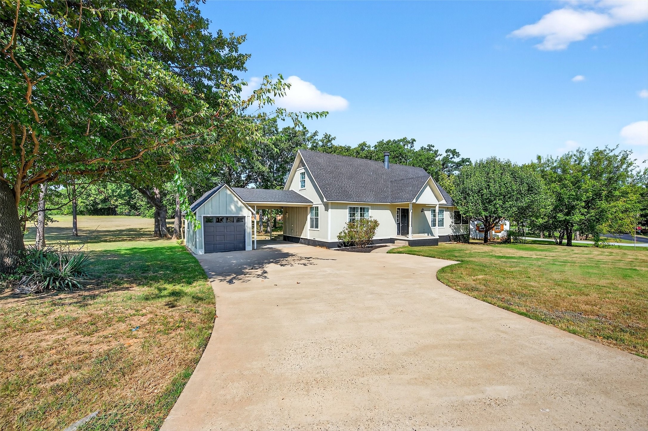 101 Kiowa Drive S
