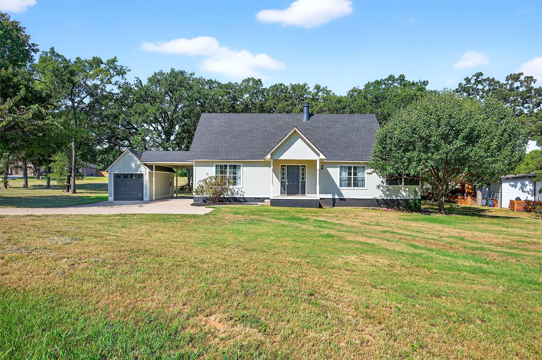 101 Kiowa Drive S