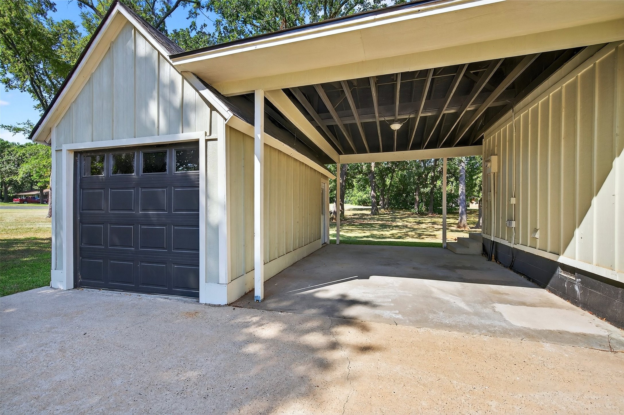 101 Kiowa Drive S