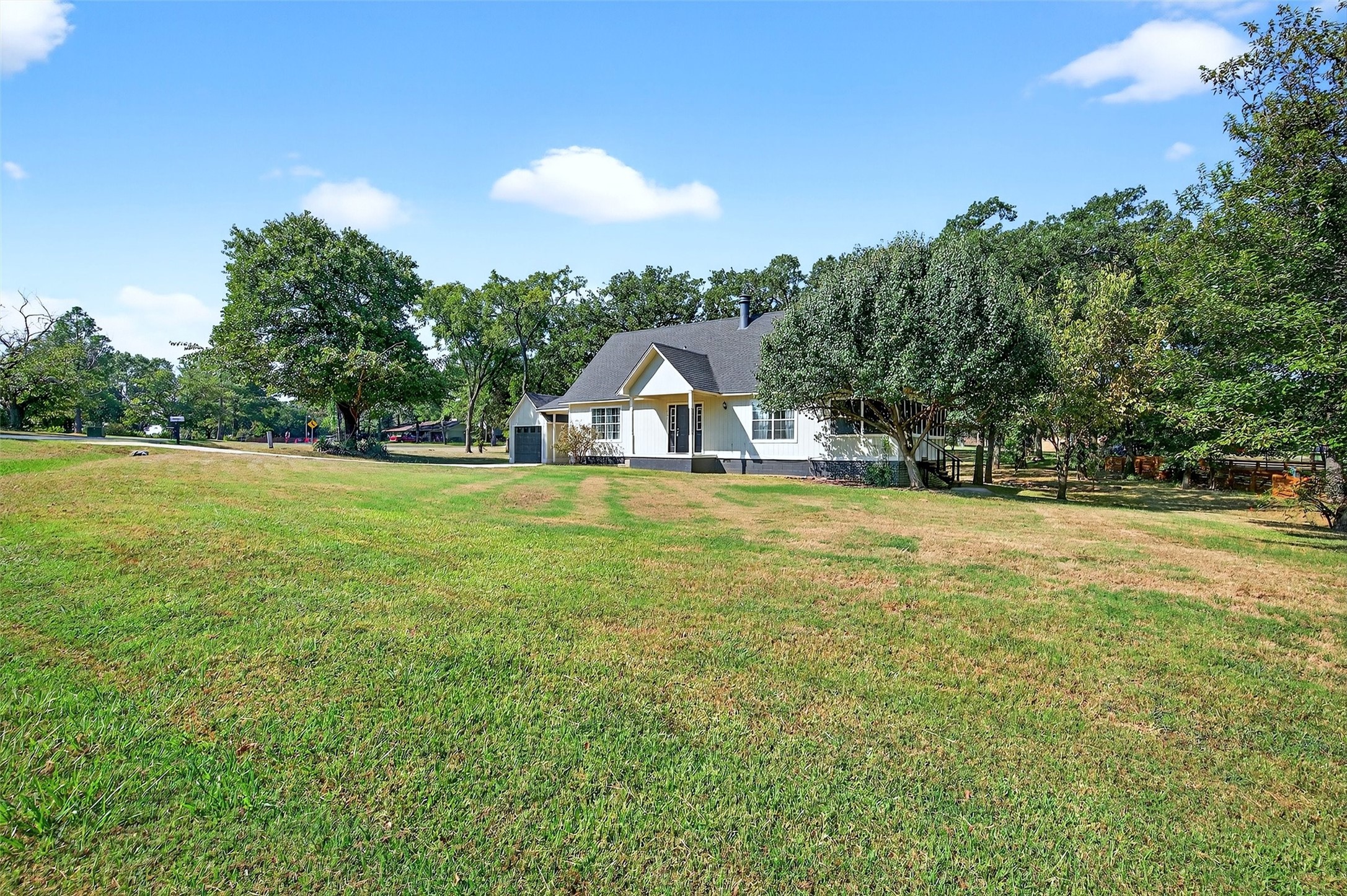 101 Kiowa Drive S