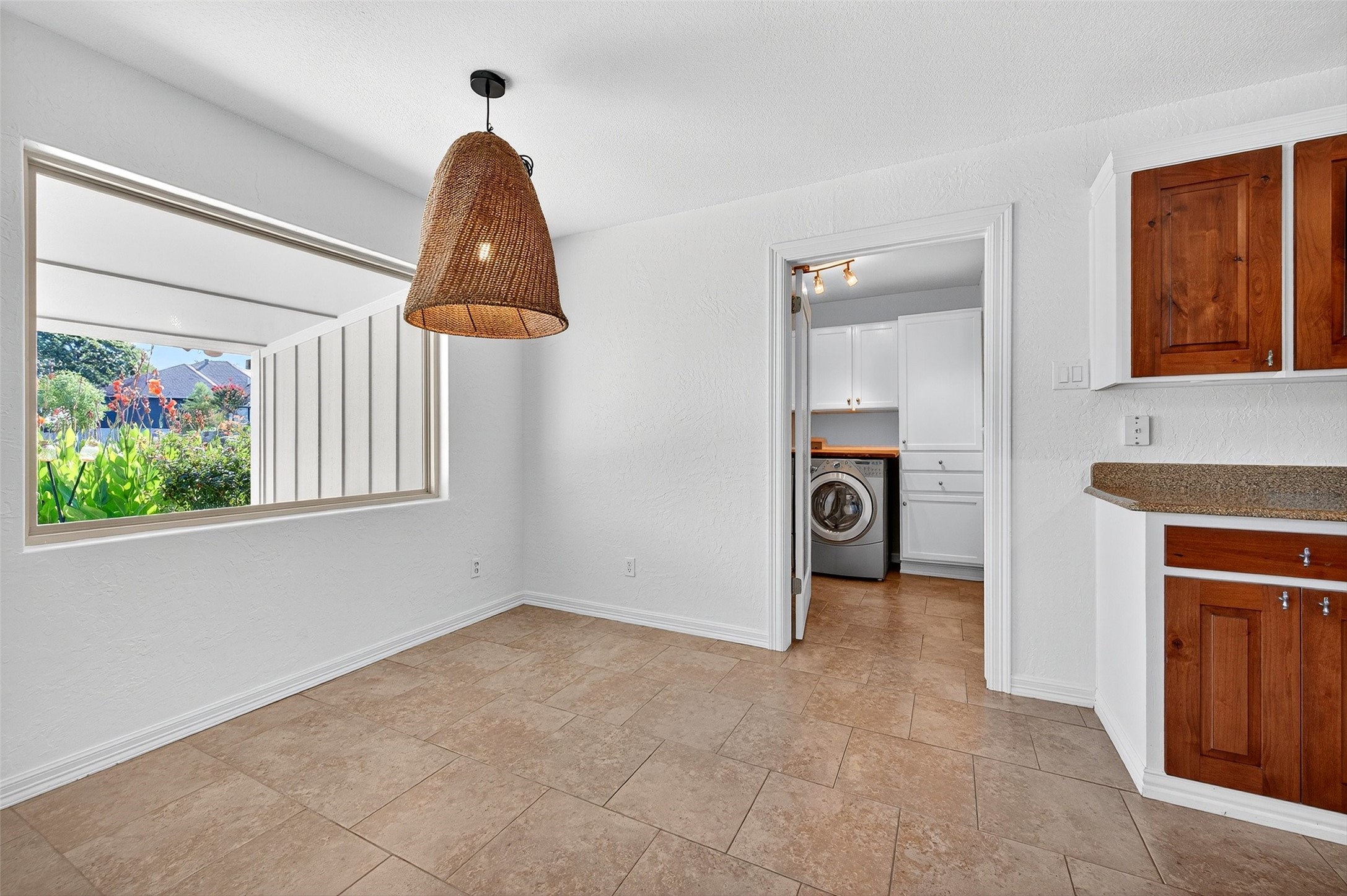 100 Kiowa Drive S