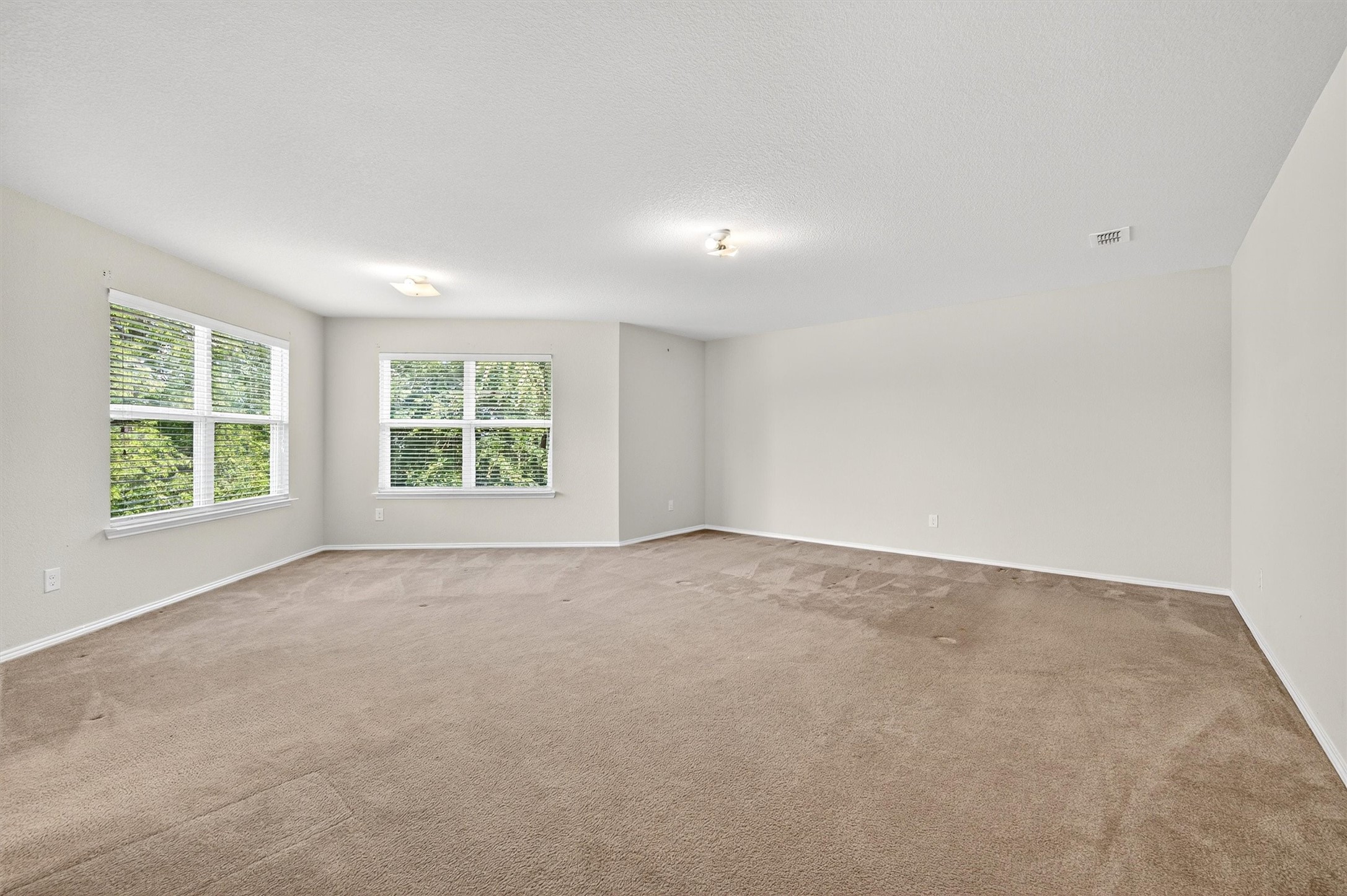 4515 Hummingbird Drive